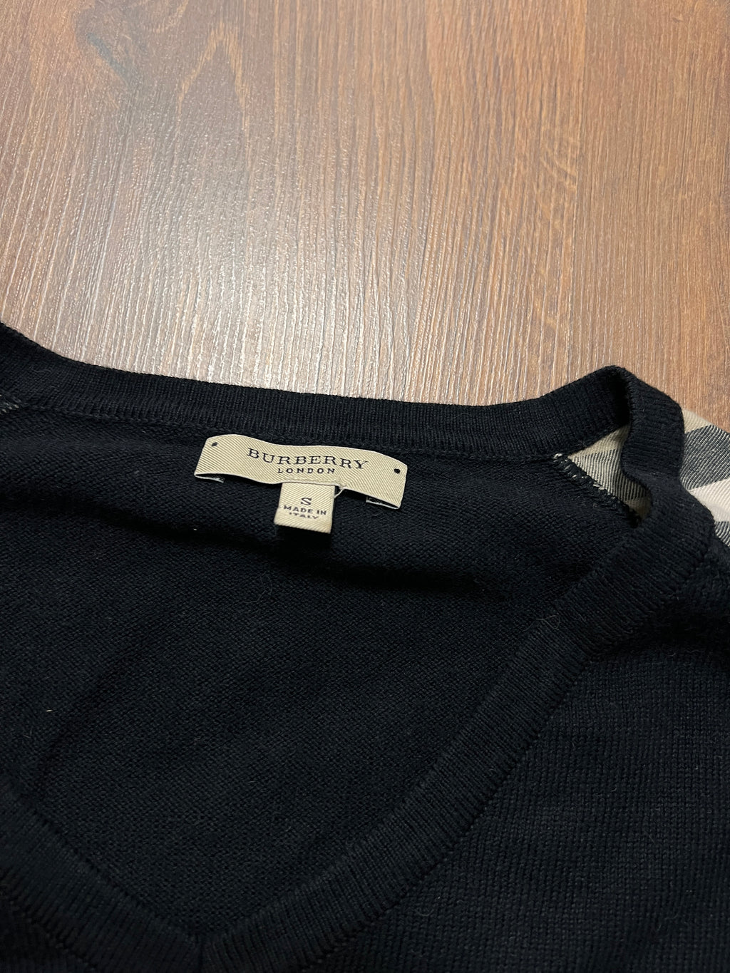 Burberry Wool Sweater (M)