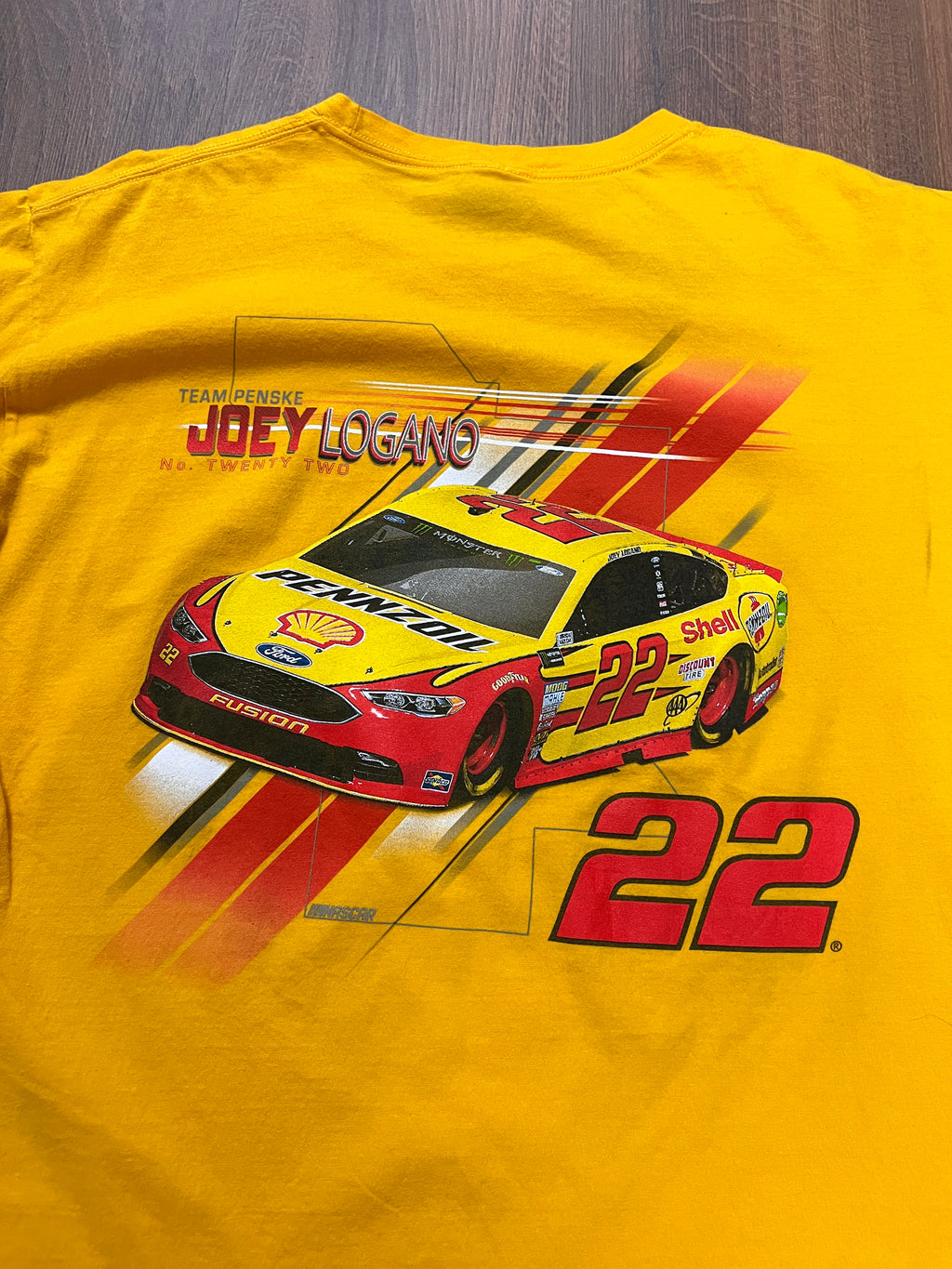Joey Logano Nascar Tshirt(L)