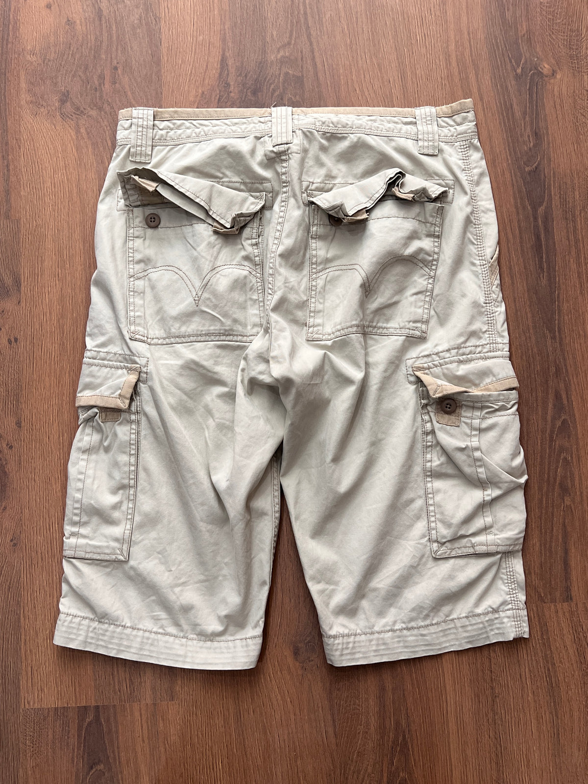 Levis Cargo Shorts (36)