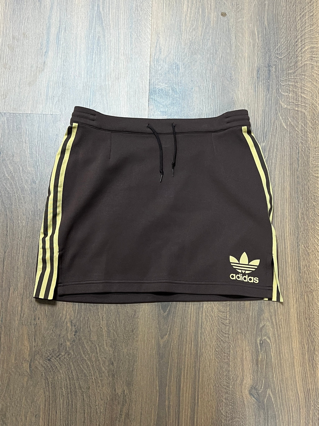 Adidas Vintage Skirt🙋‍♀️ (S/M)