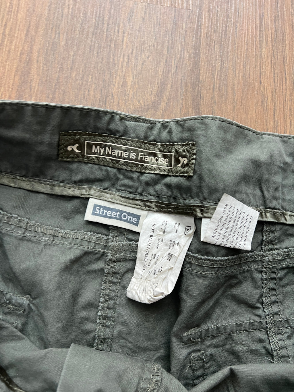 Khaki Capris (36)