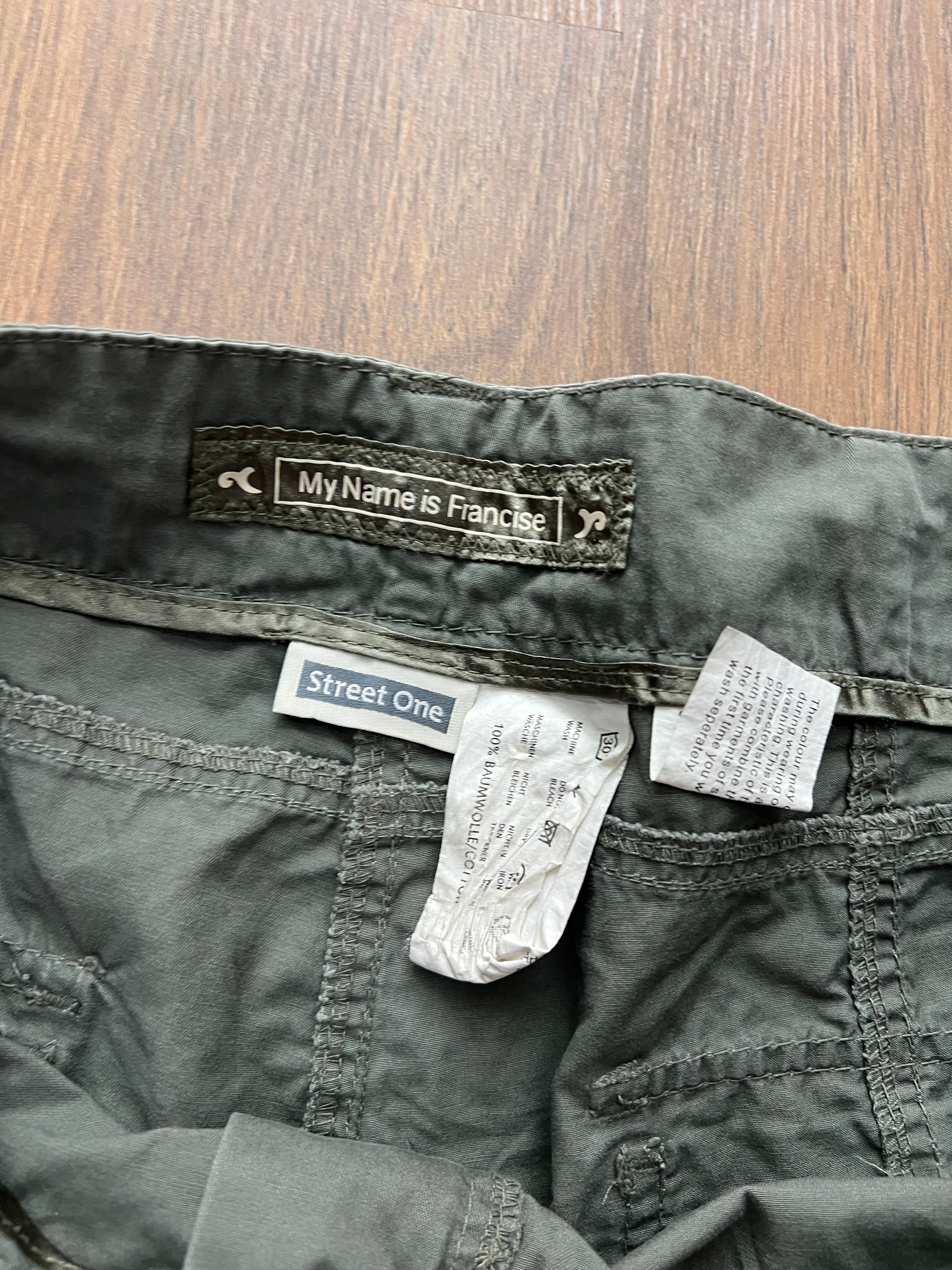 Khaki Capris (36)