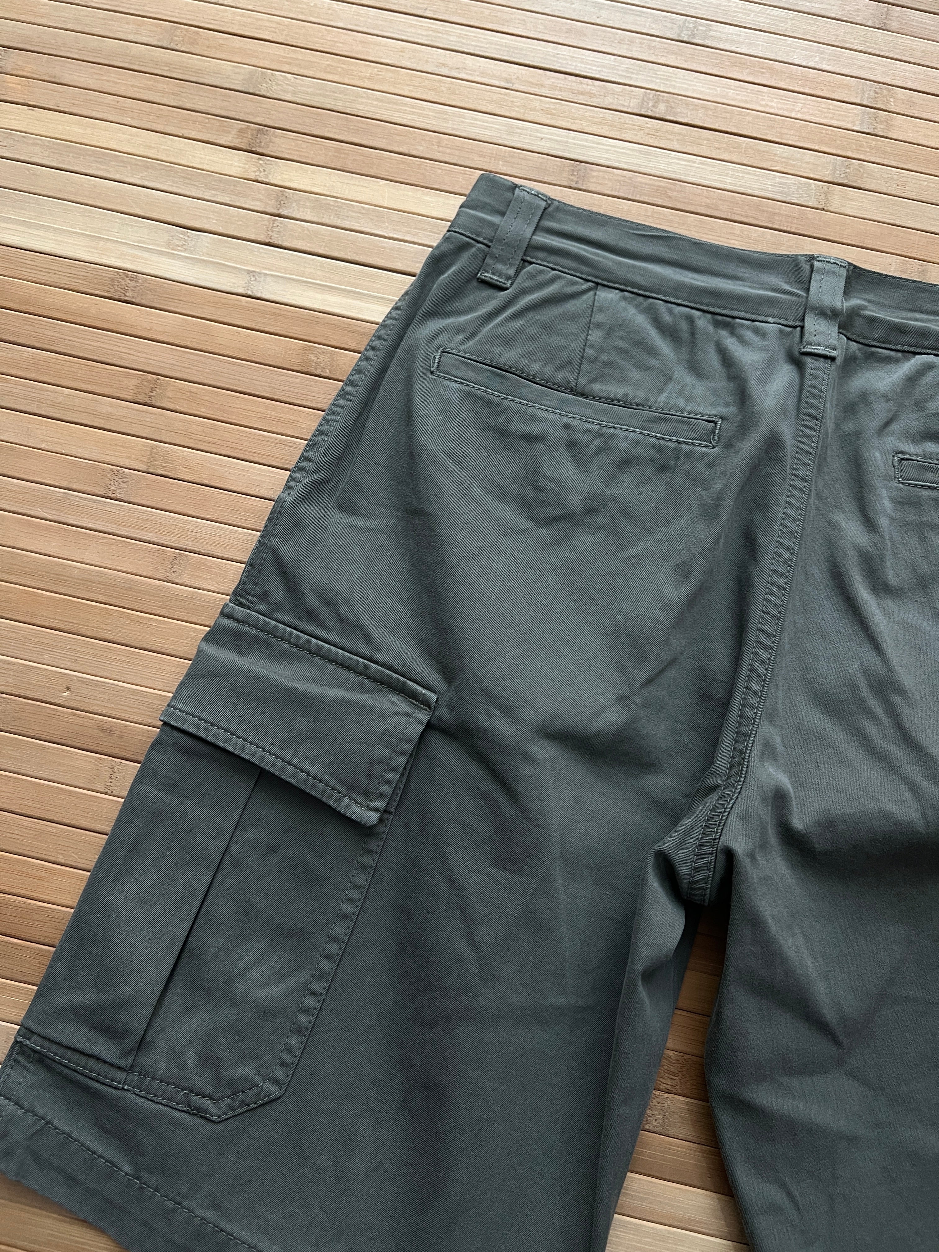 Avirex Cargo Shorts(28)