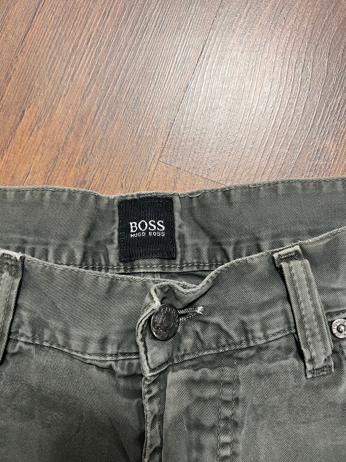 Huggo Boss Distressed Jeans(34x30)