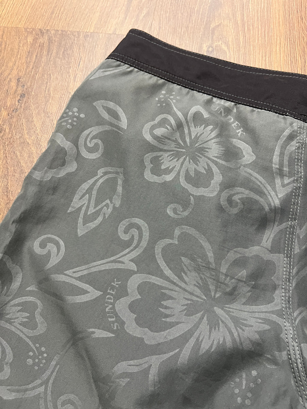 Sundek Flower Boardshorts (32)