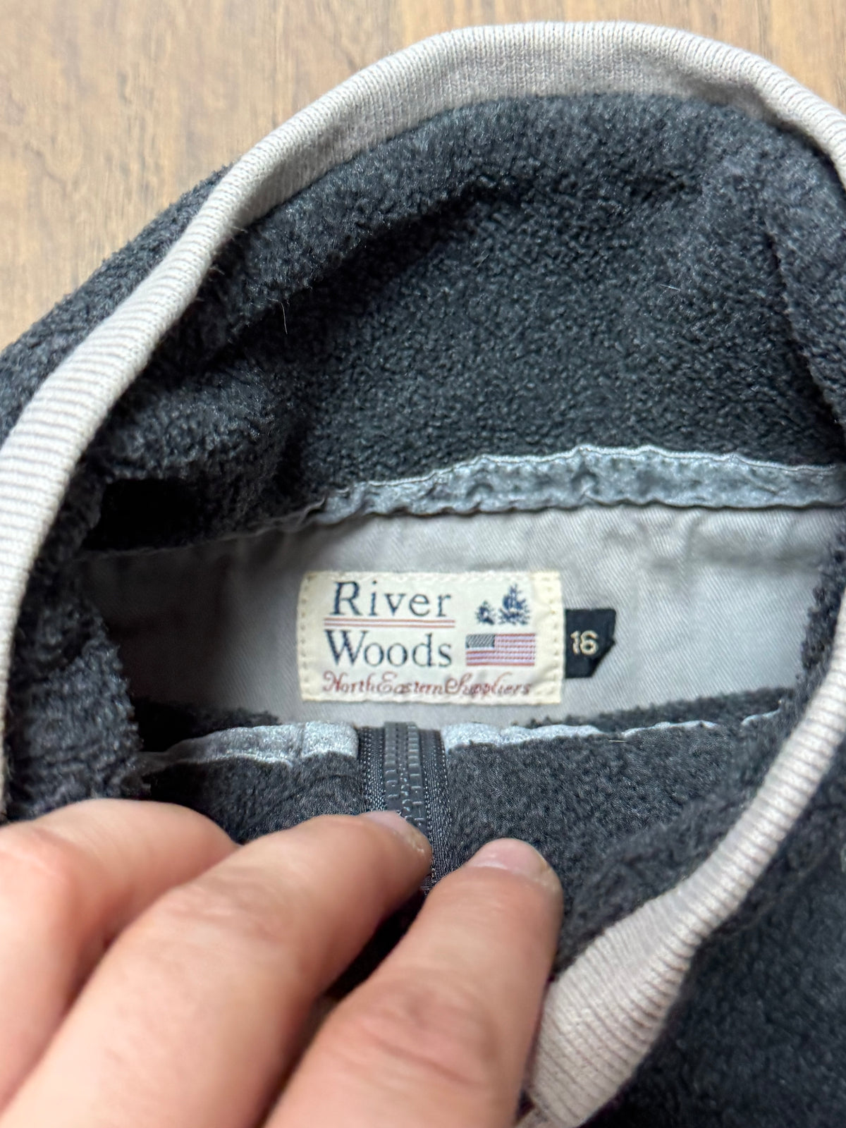 Vintage River Woods Fleece (M)