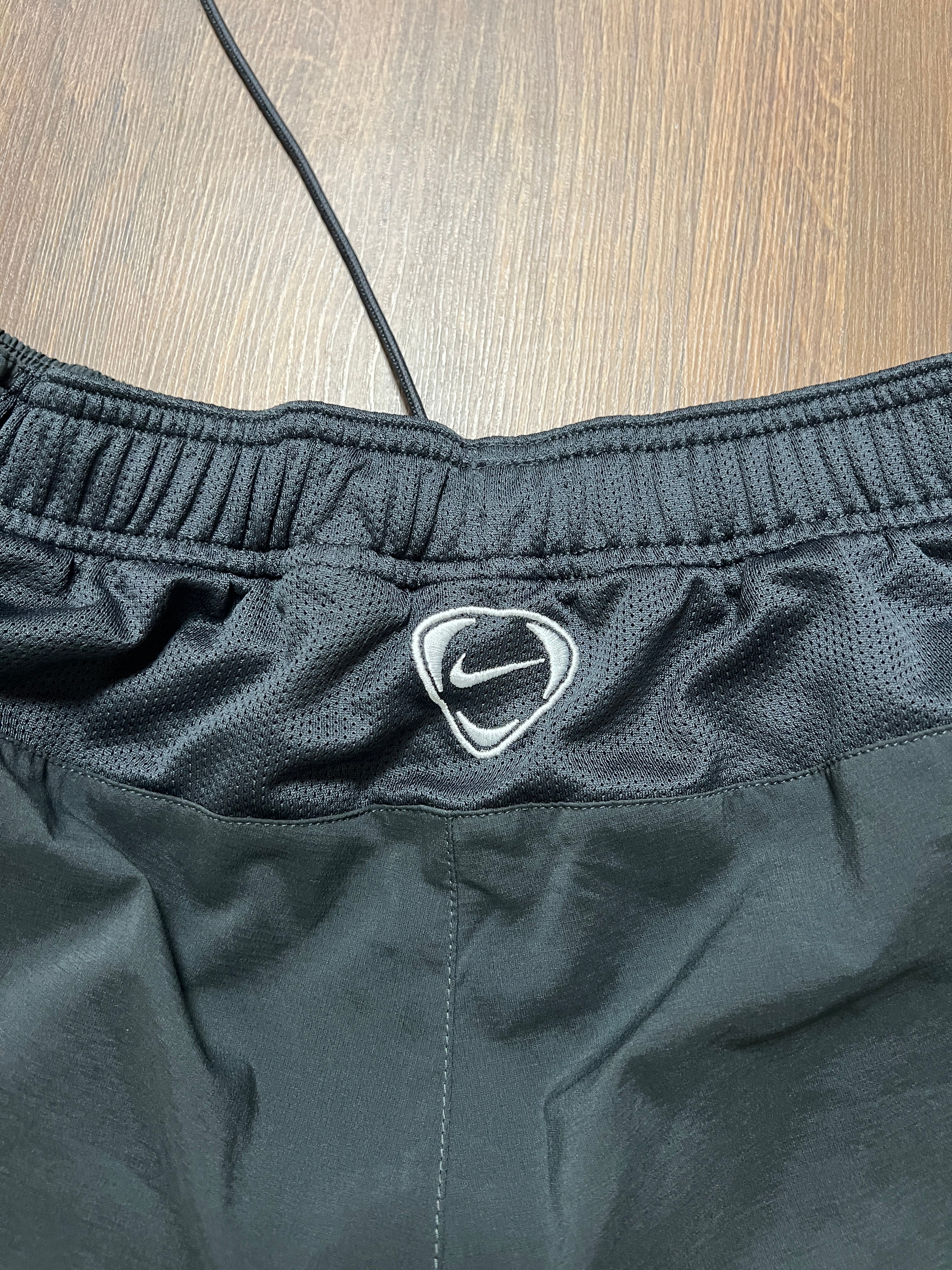 Nike F90 Shorts (S/M)