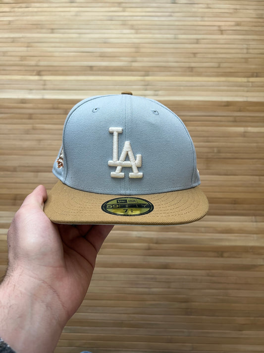 LA Embroidery Fitted Hat (58.7cm)