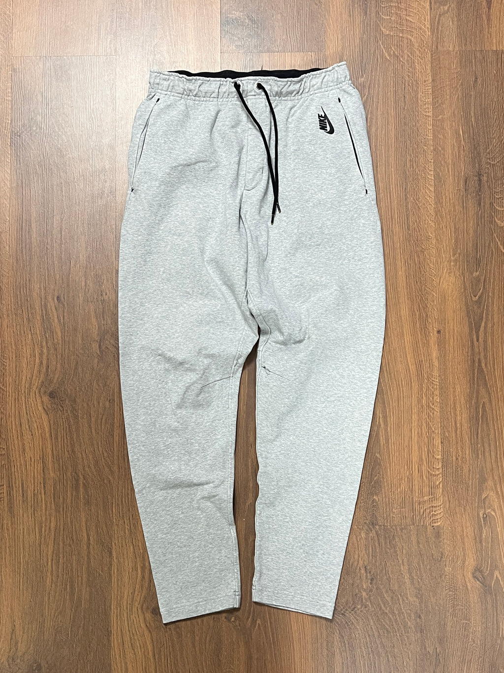 Nike Tech jogger (M/L)