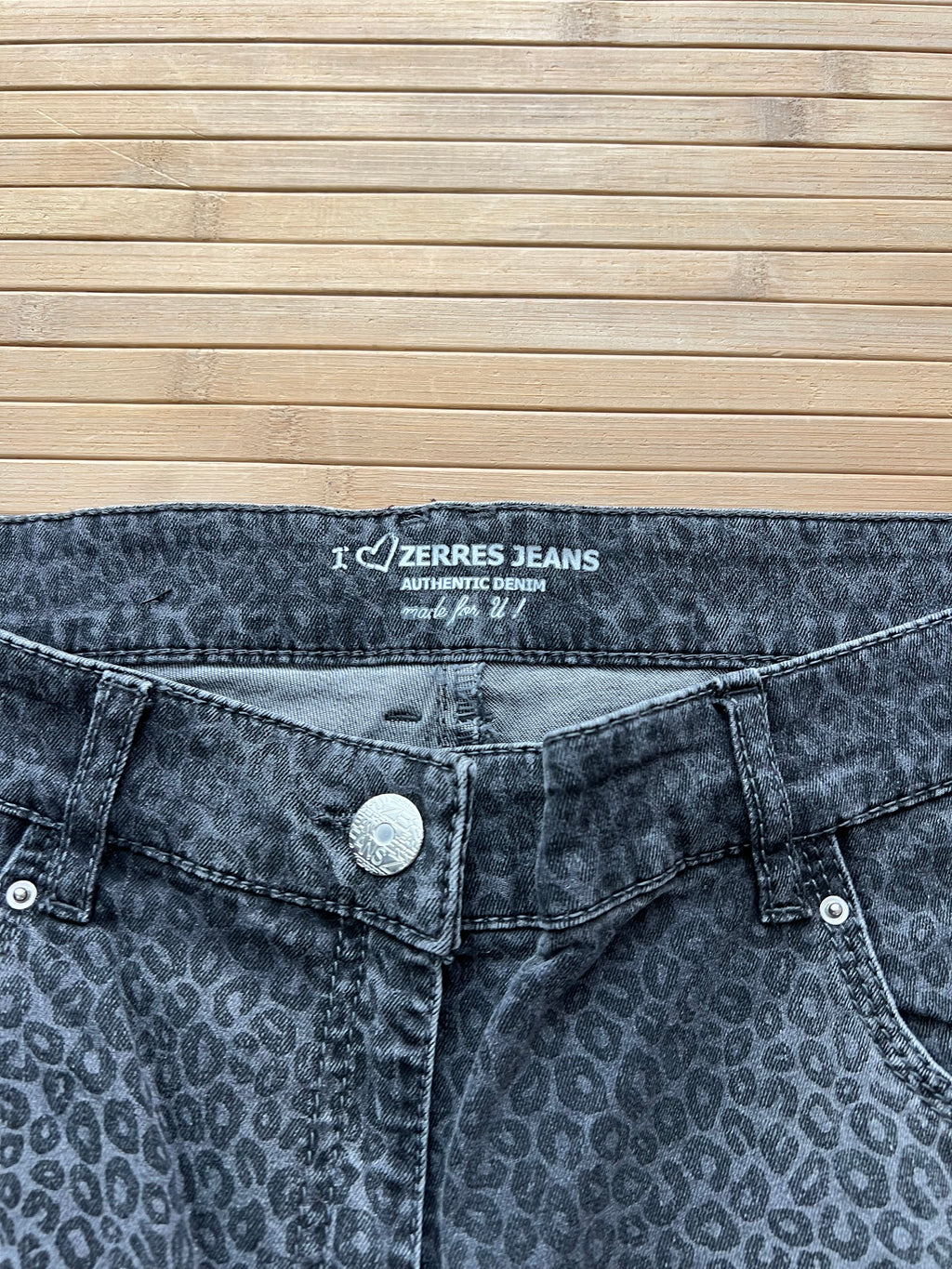 Chetah Print Denim Jeans (34x30)Womens