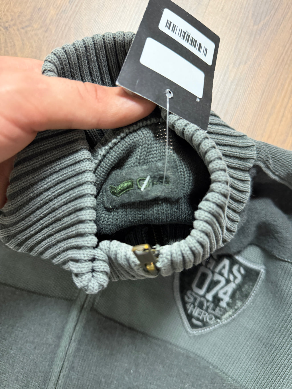 Gas Zip Up (M)