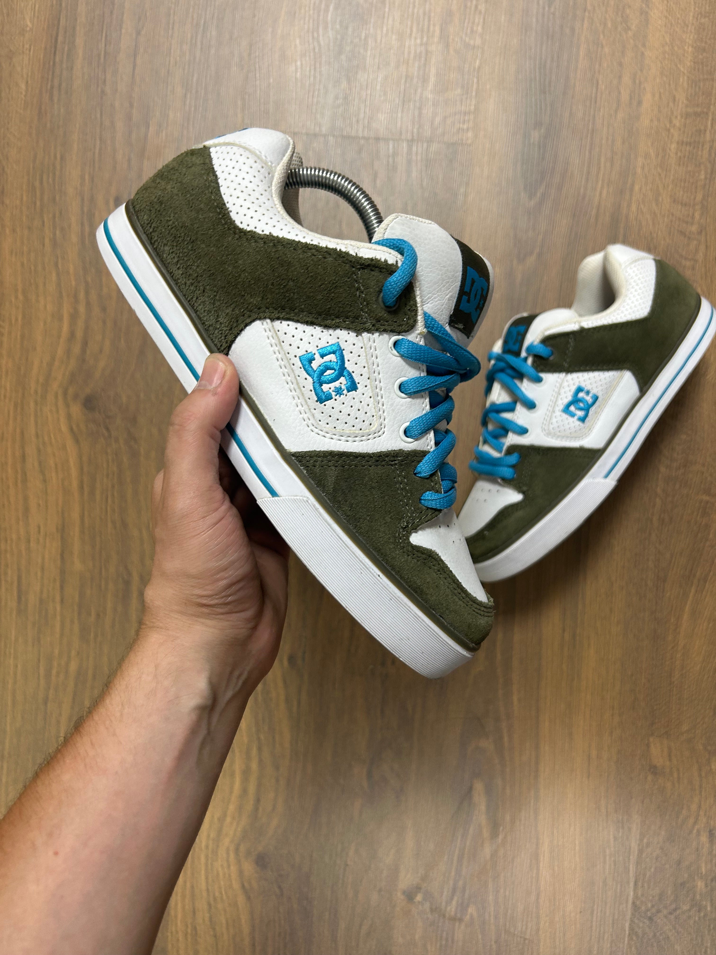 DC Skate Shoes (40)