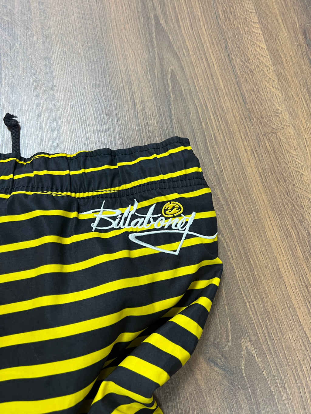 Billabong andy irons sunrise black/yellow boardshorts (M/L)