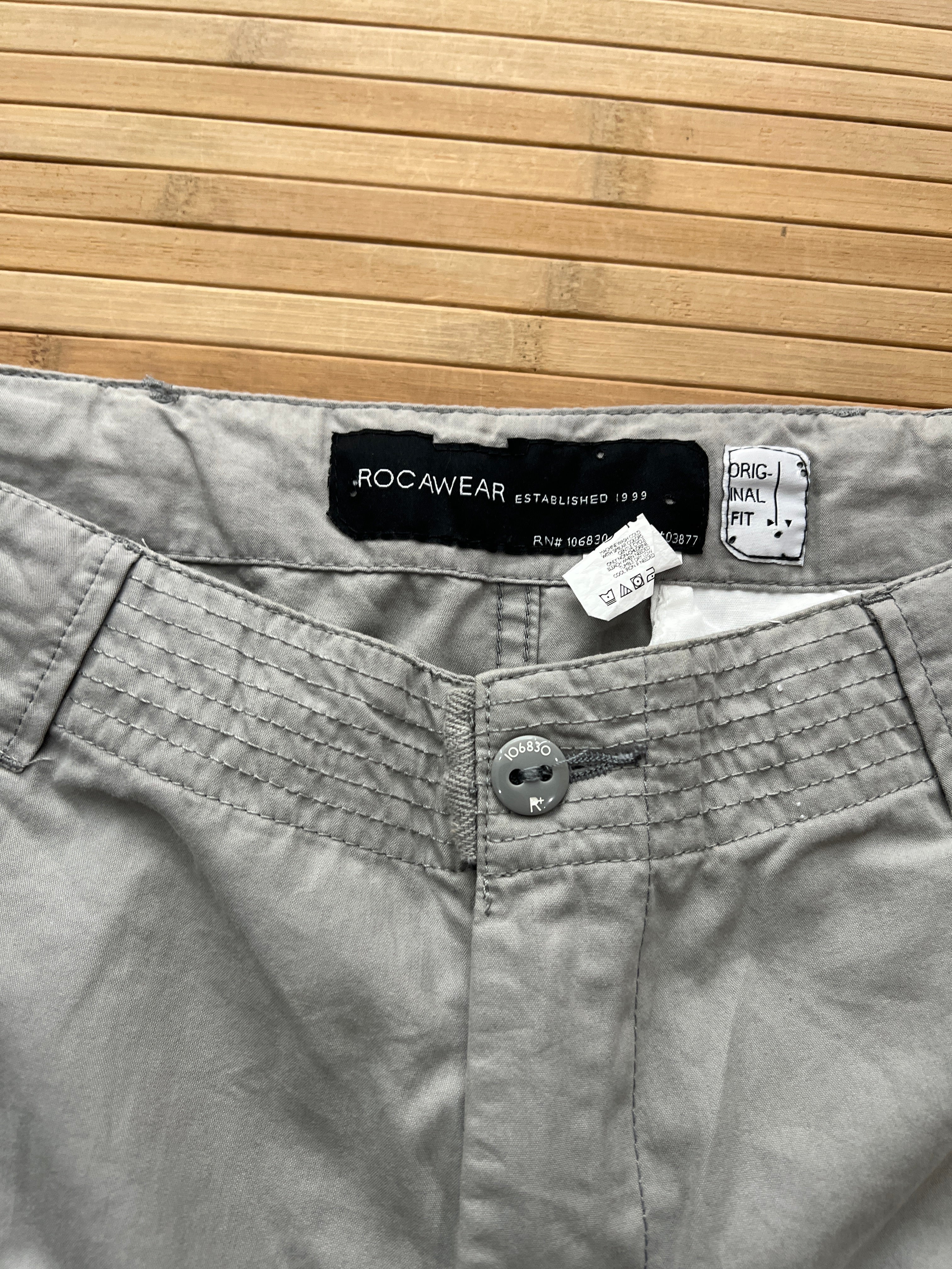 RocaWear Cargo Shorts (36)