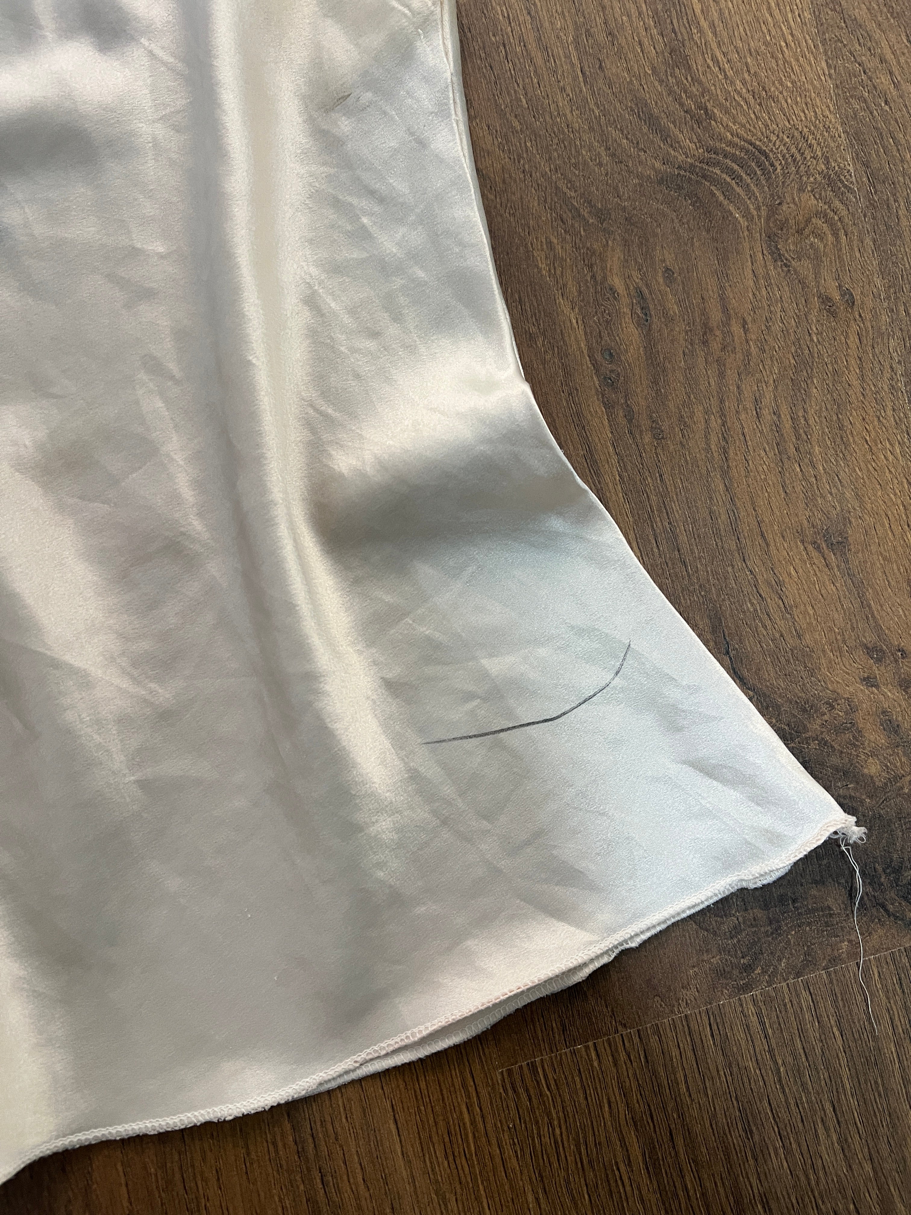 Satin Top 🙋‍♀️ (M)