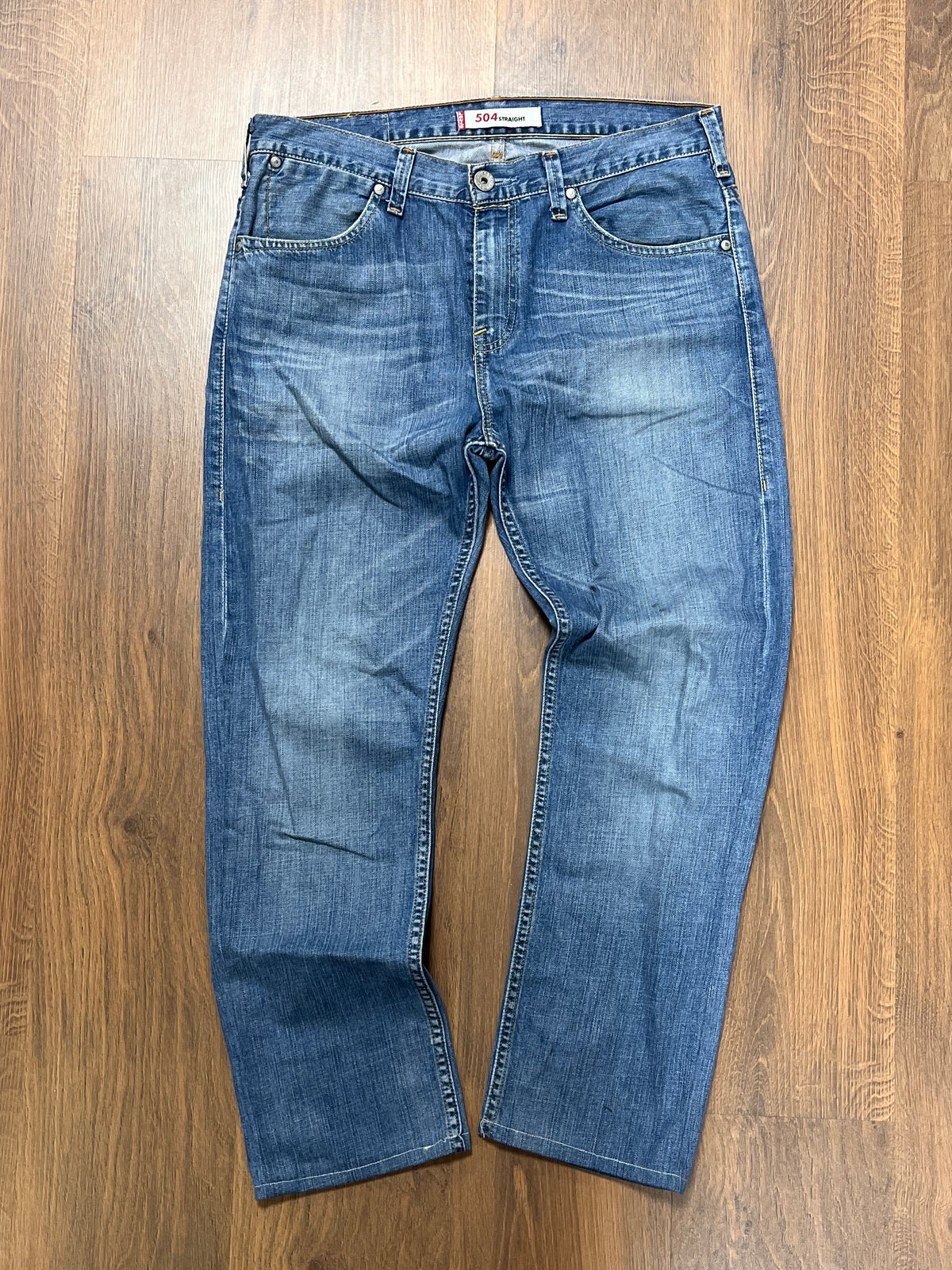 504 Levis jeans(34x30)