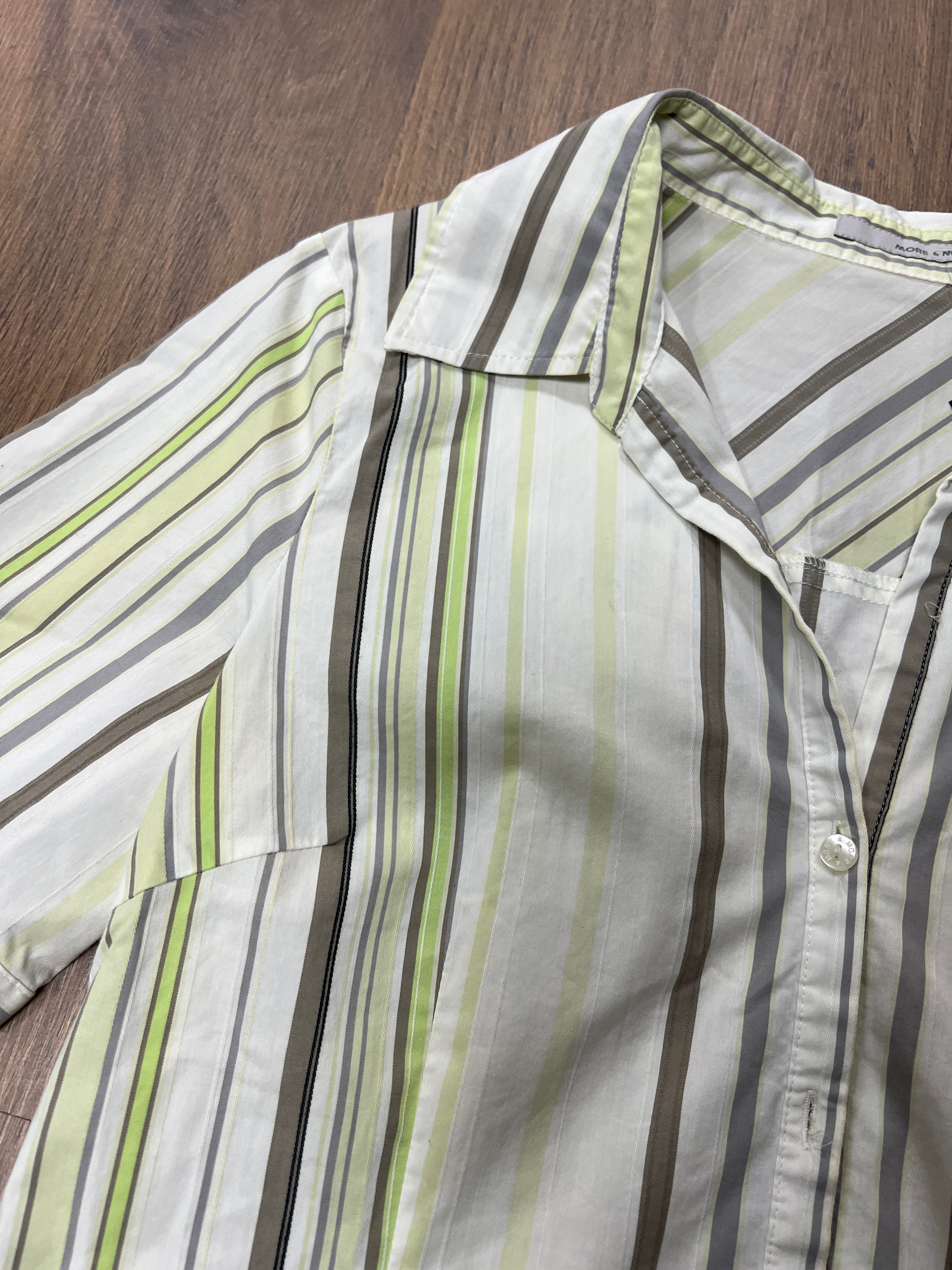 Striped Shirt 🙋‍♀️ (M)