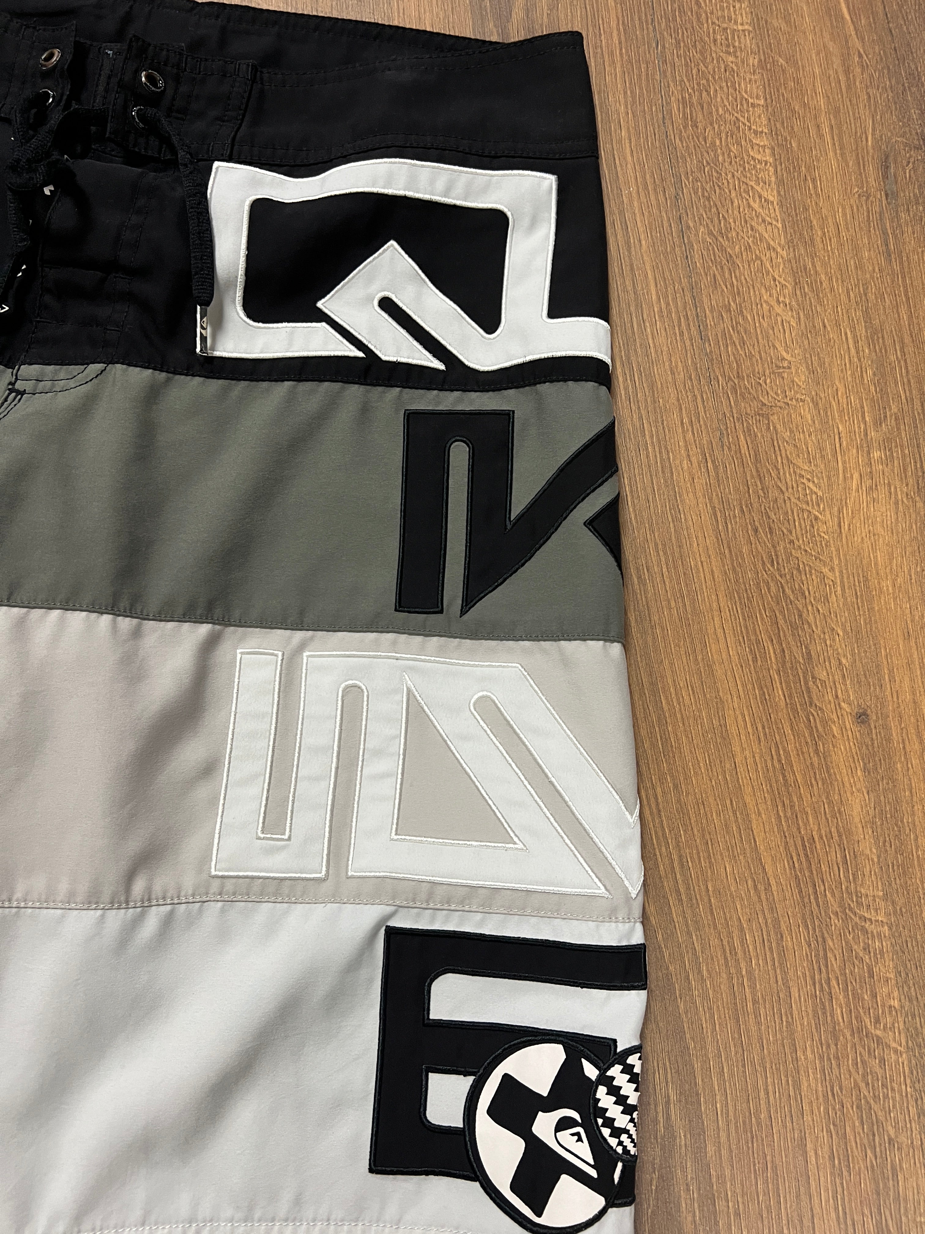 Quicksilver big logo boardshorts (34)