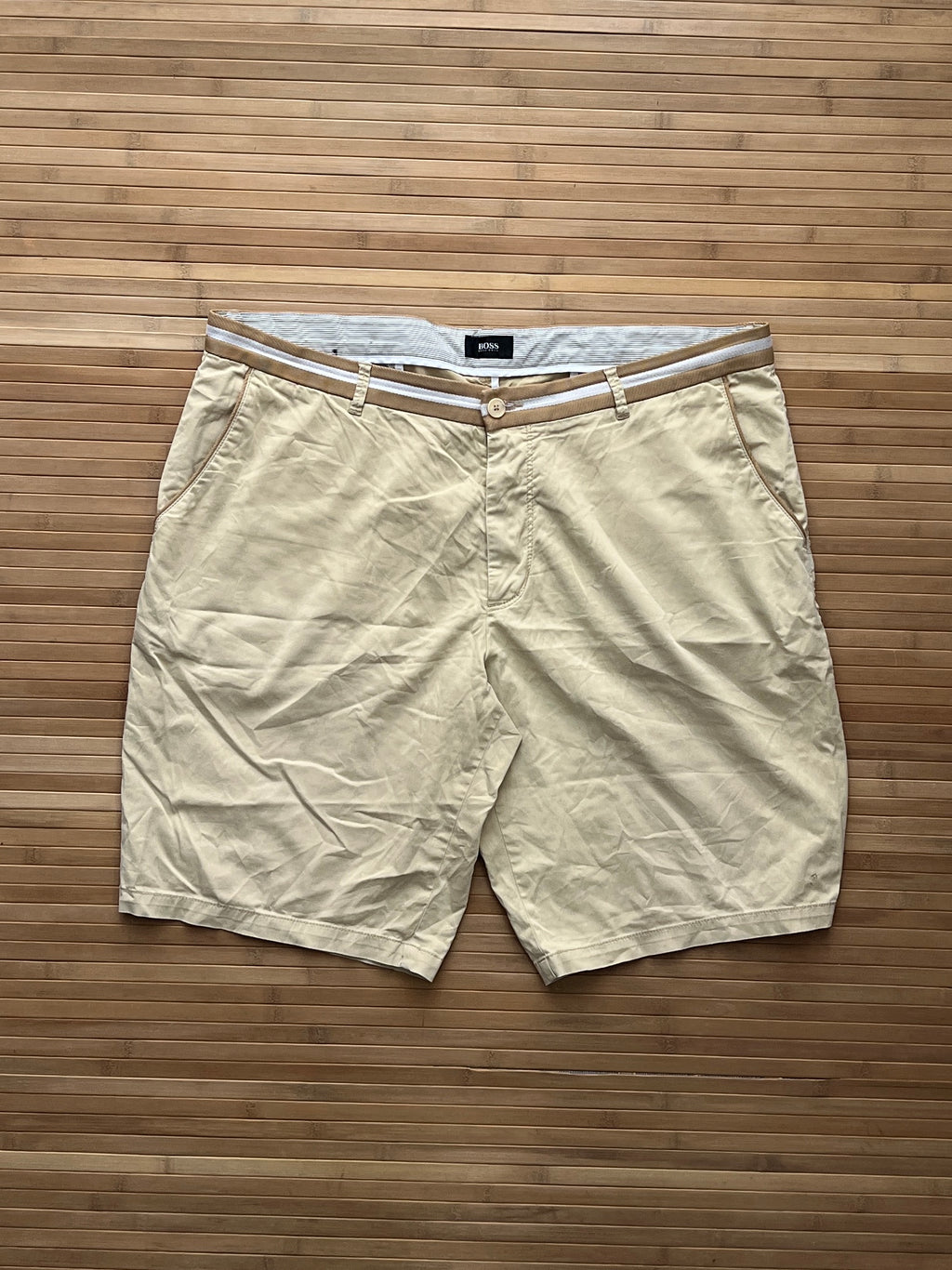 Huggo Boss Shorts(40)