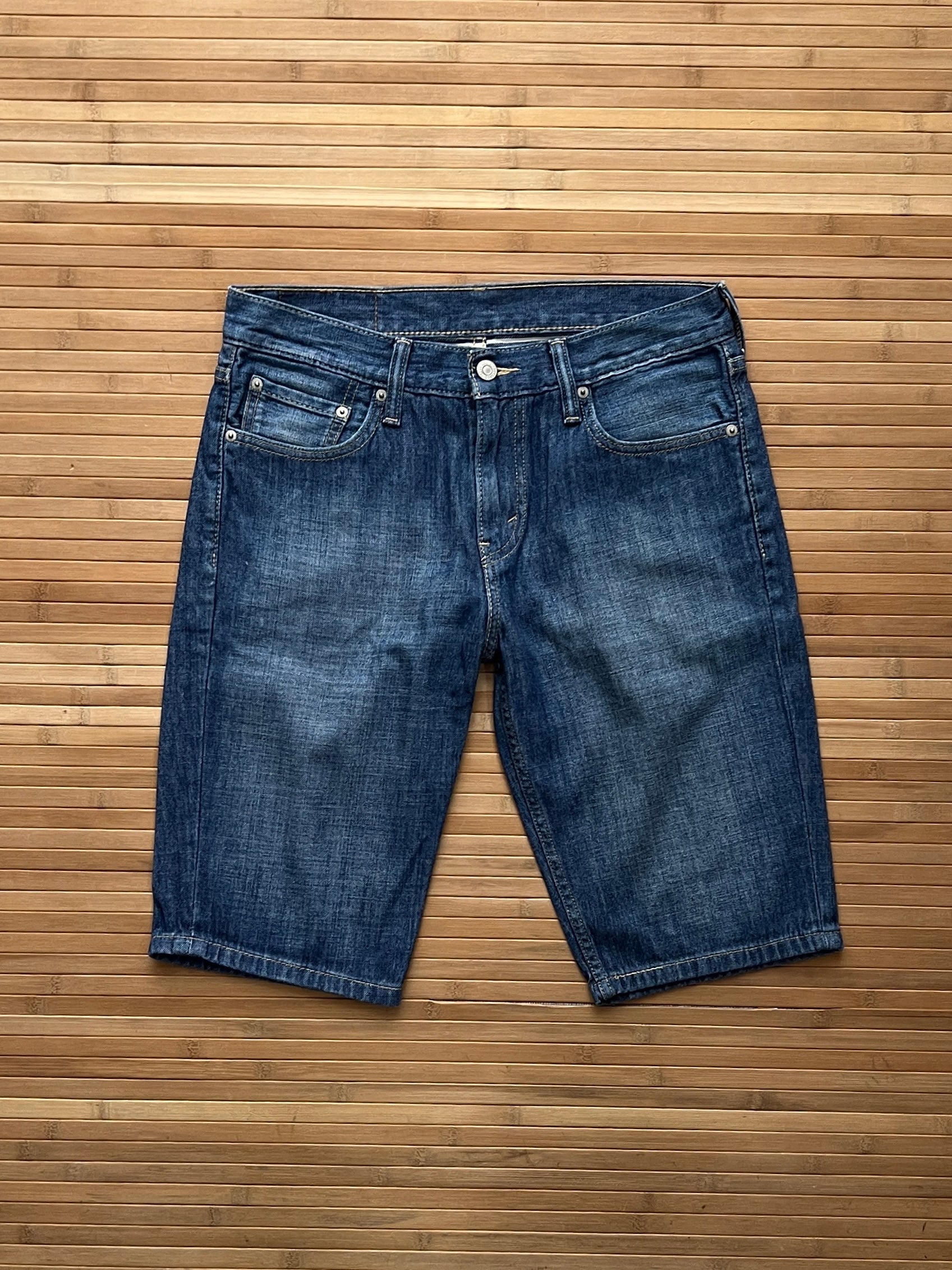 Levis Shorts(30)