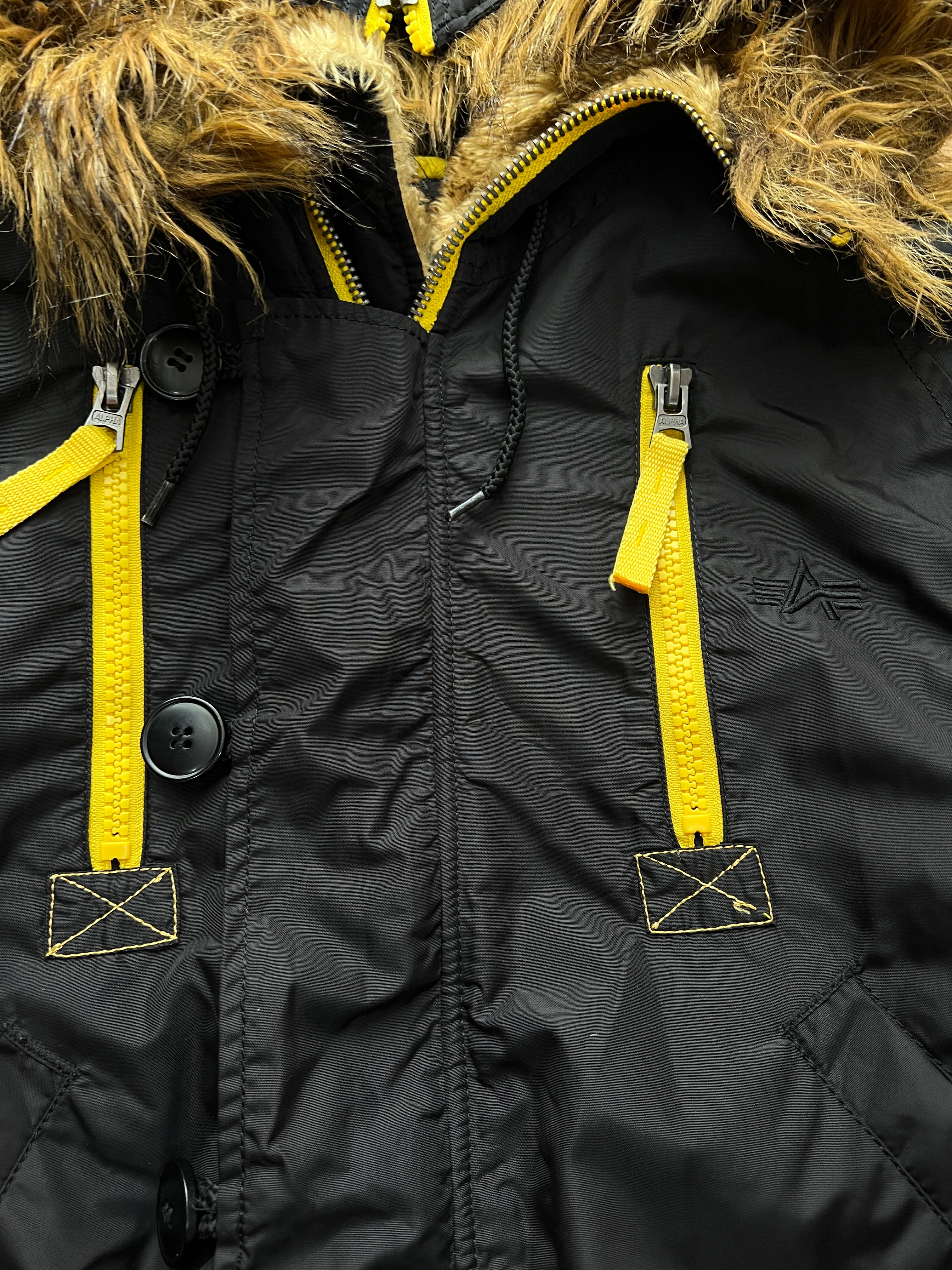 Alpha Industries Bomber Jacket (M)