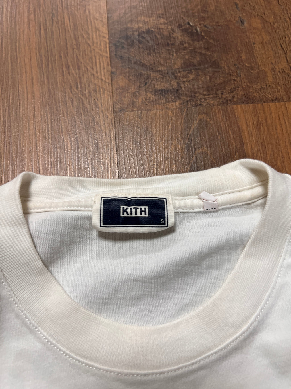 Kith spellout tshirt (L)