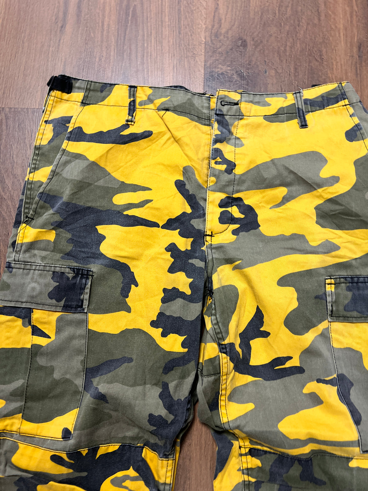 Cargo Yellow Camo Pants (36x32)