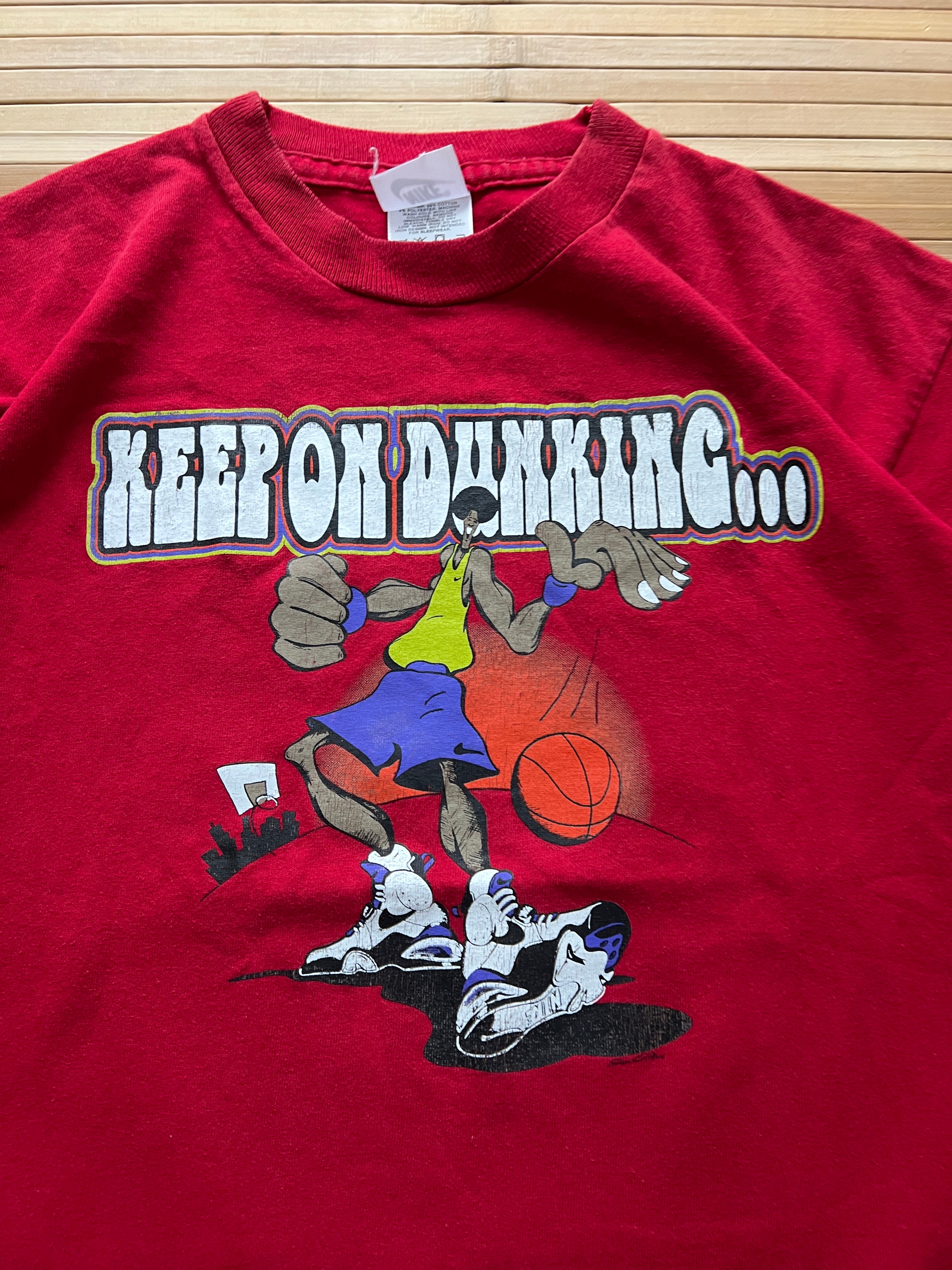90s Nike Keep On Dunking Tshirt(S)