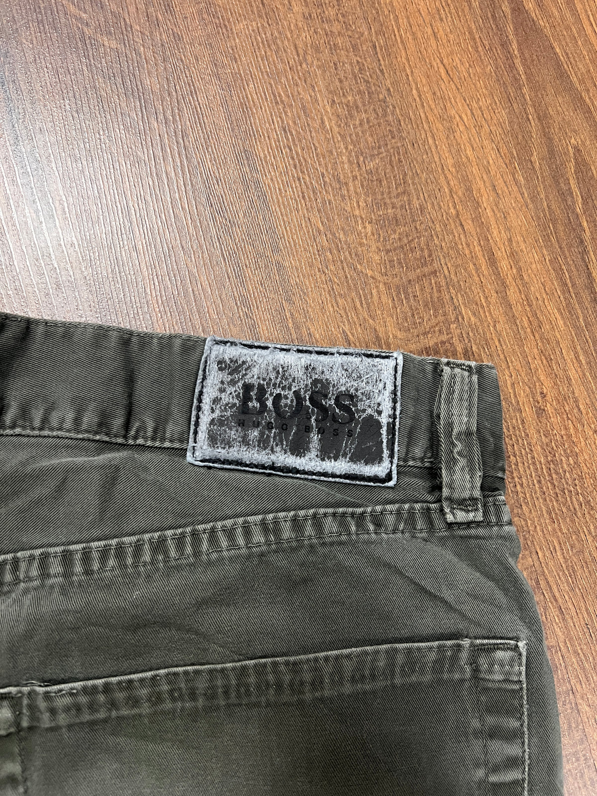 Huggo Boss Distressed Jeans(34x30)