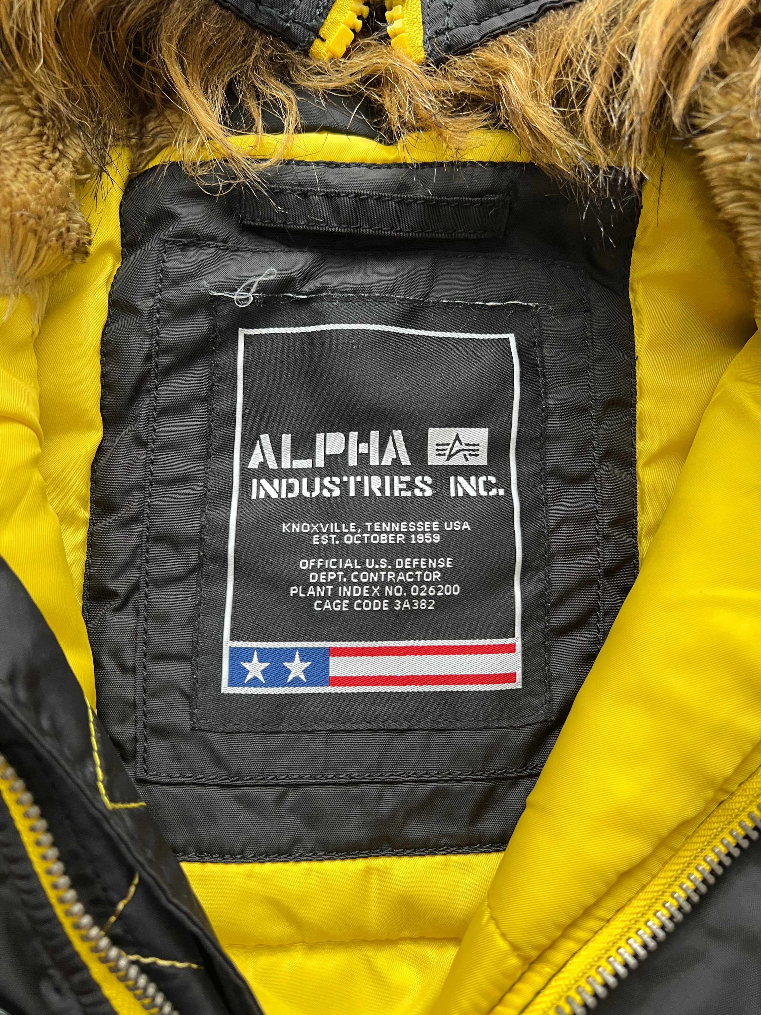 Alpha Industries Bomber Jacket (M)