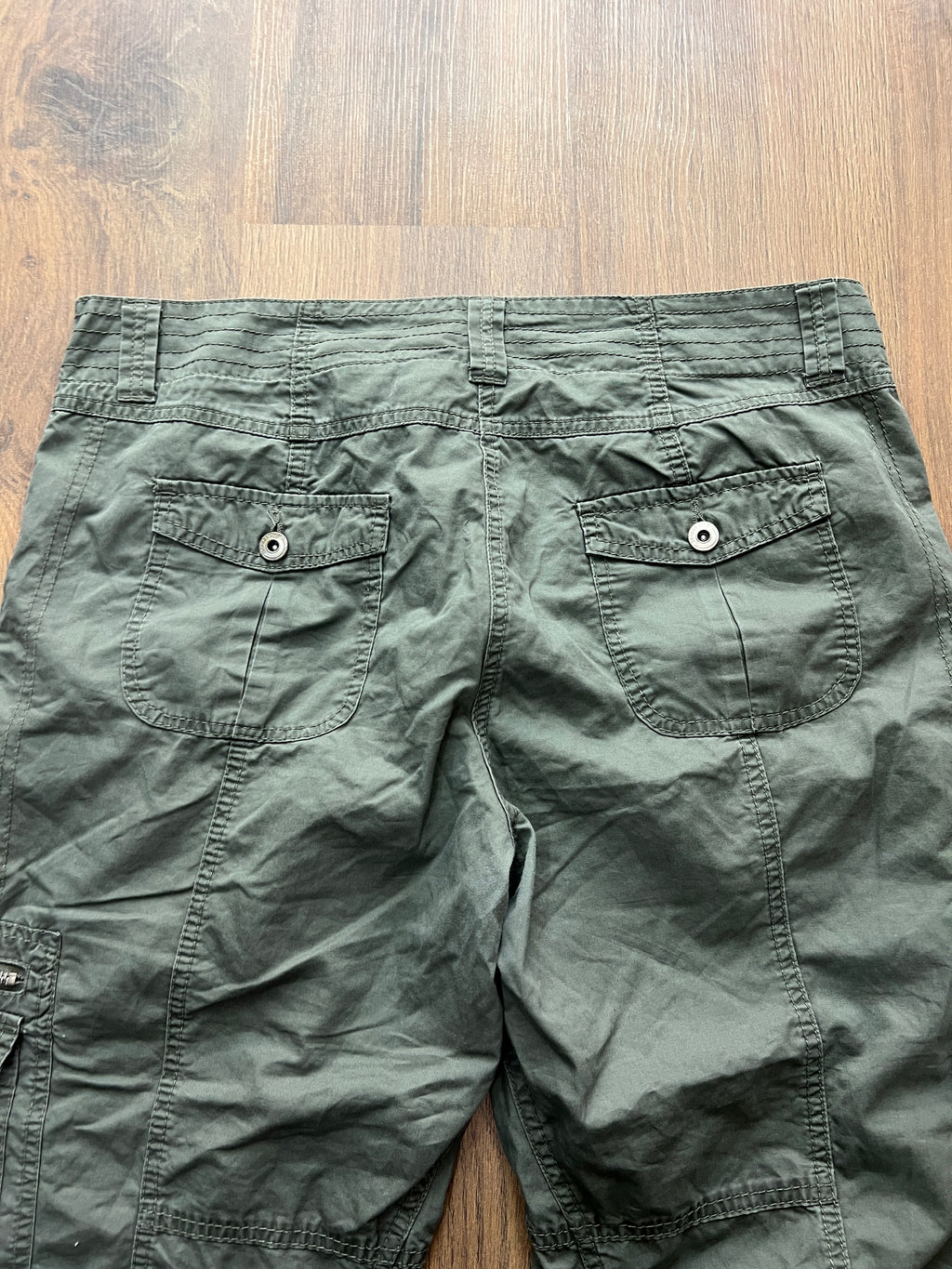 Khaki Capris (36)