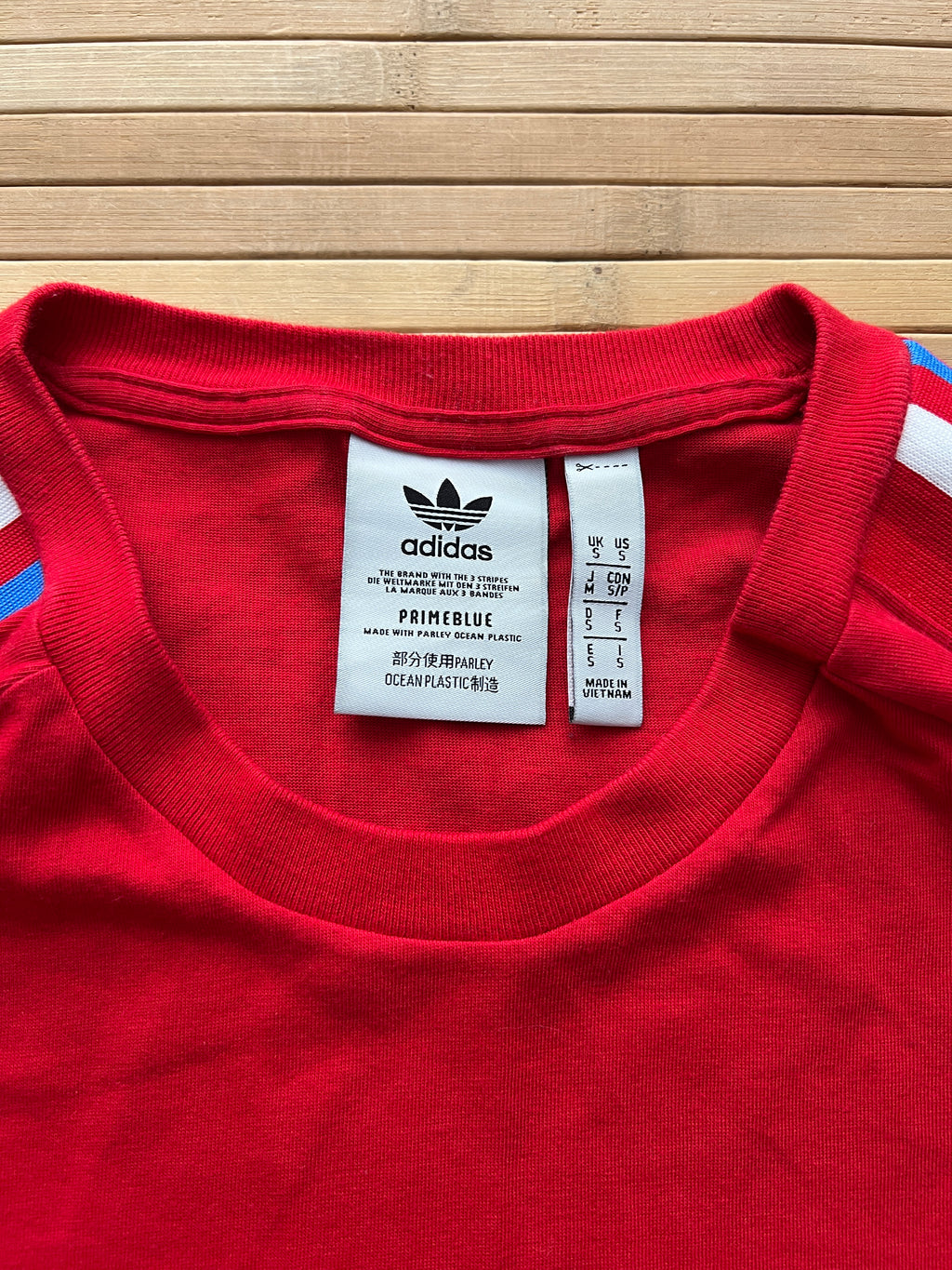 Adidas Tee (L)