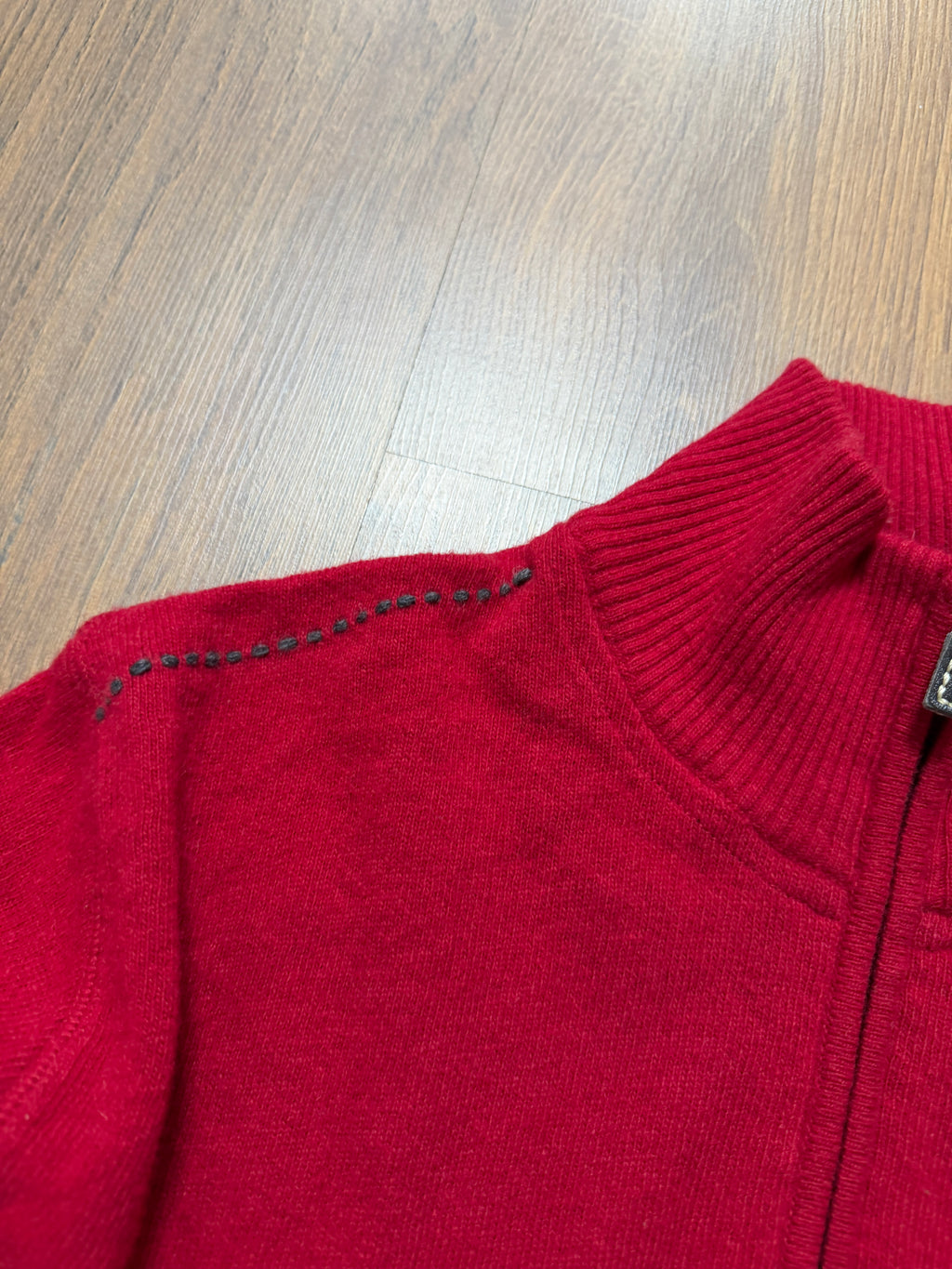 Red quarter Zip (L)