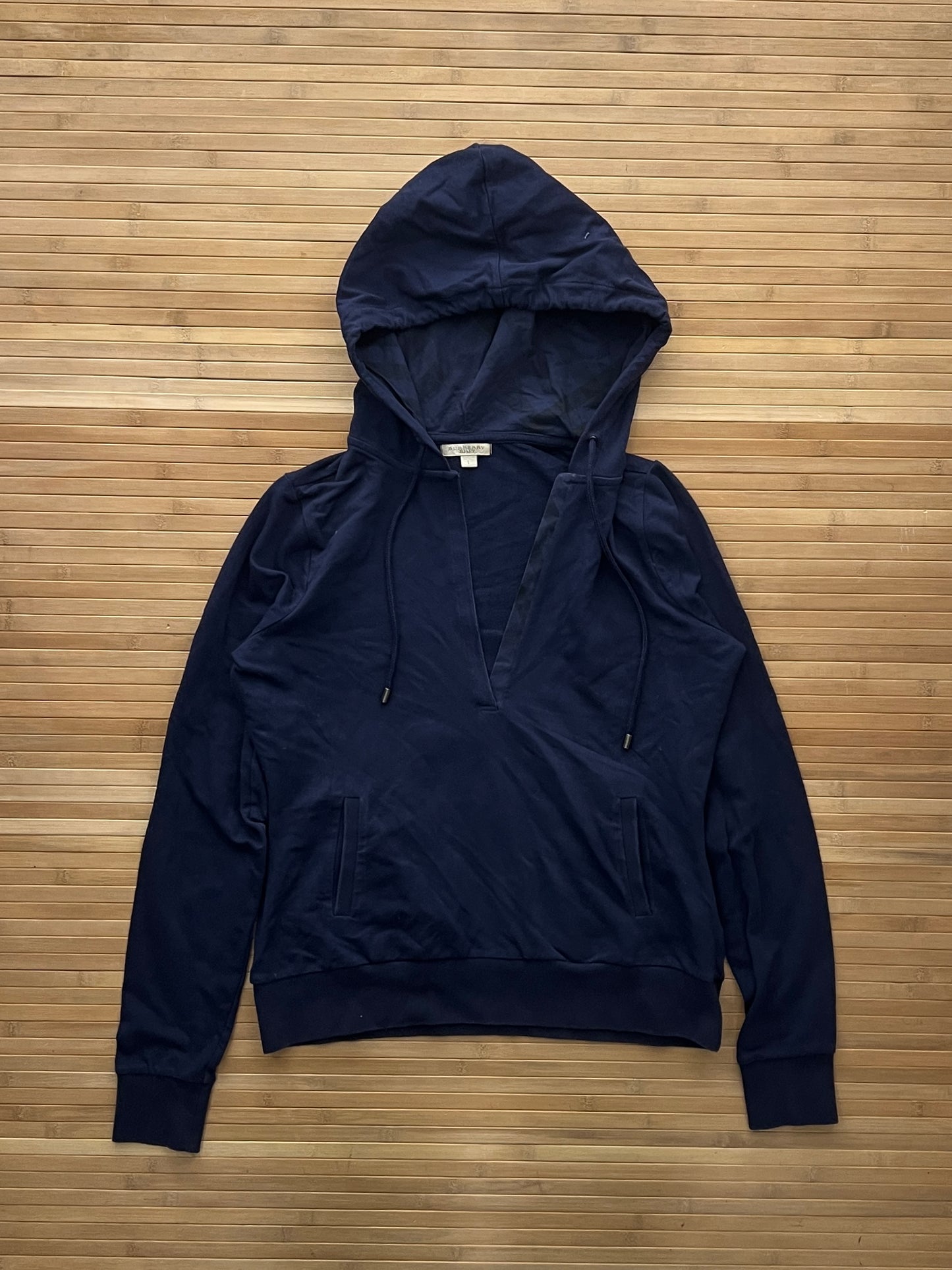 Burberry Hoodie 🙋‍♀️ (L)