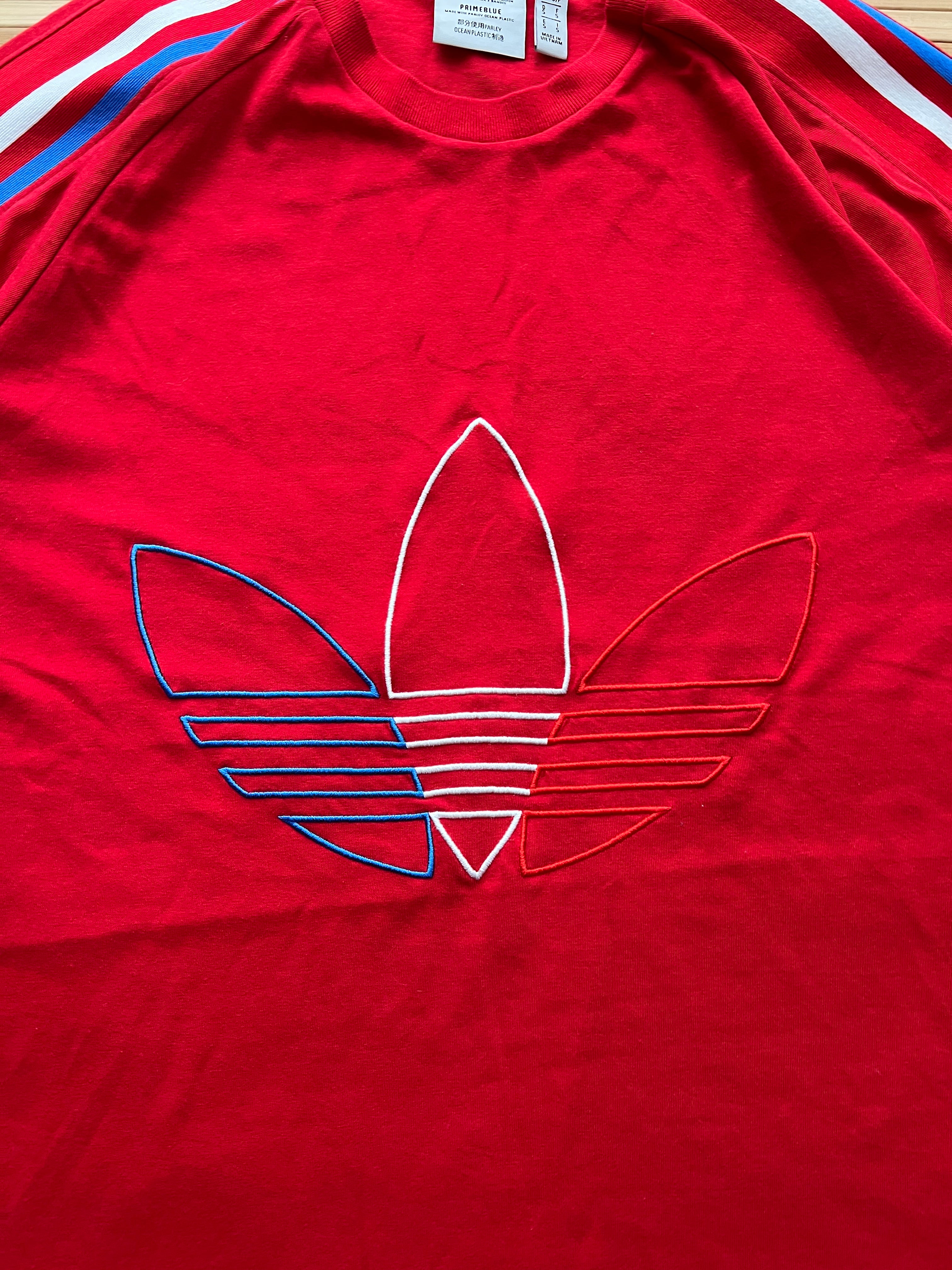 Adidas Tee (L)