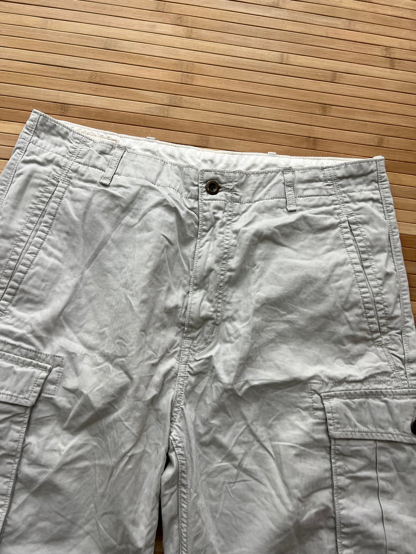 Levis Cargo Shorts (36)