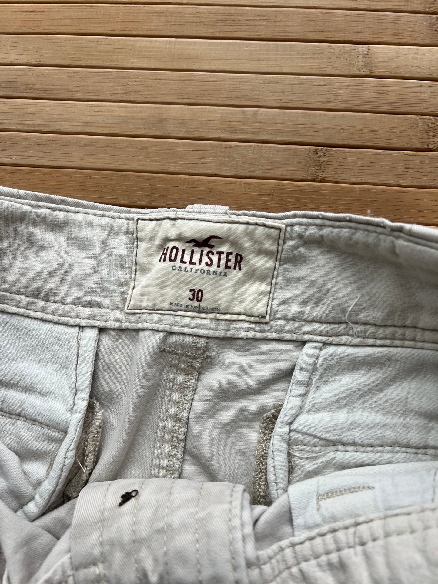 Hollister Cargo Shorts (32)