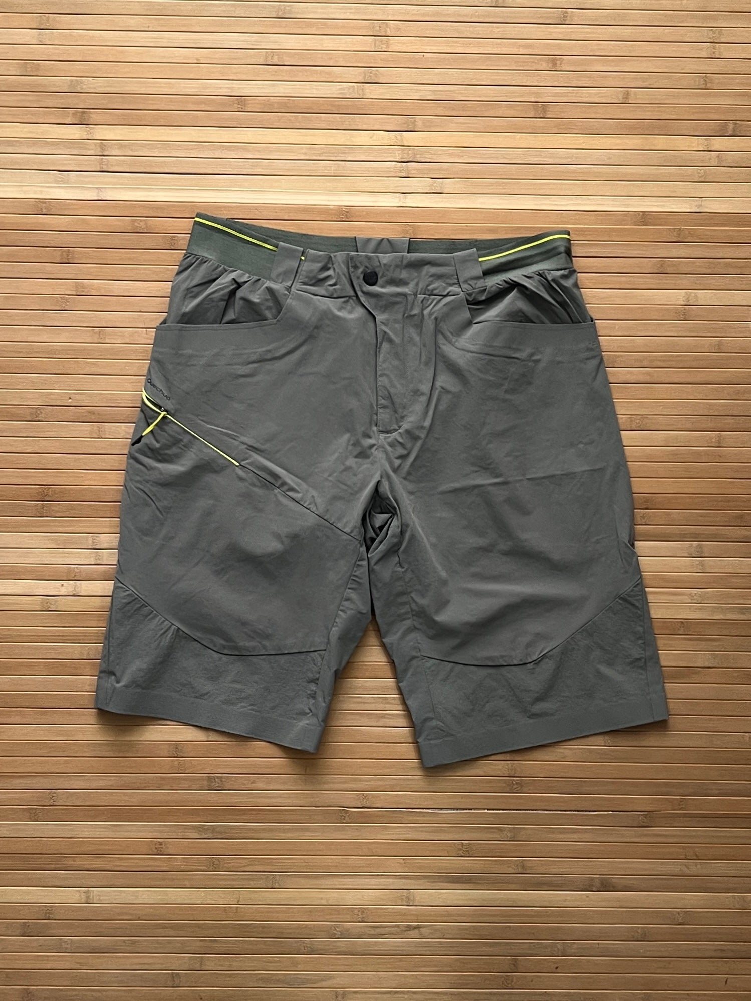 Quechua Gray Shorts (30)