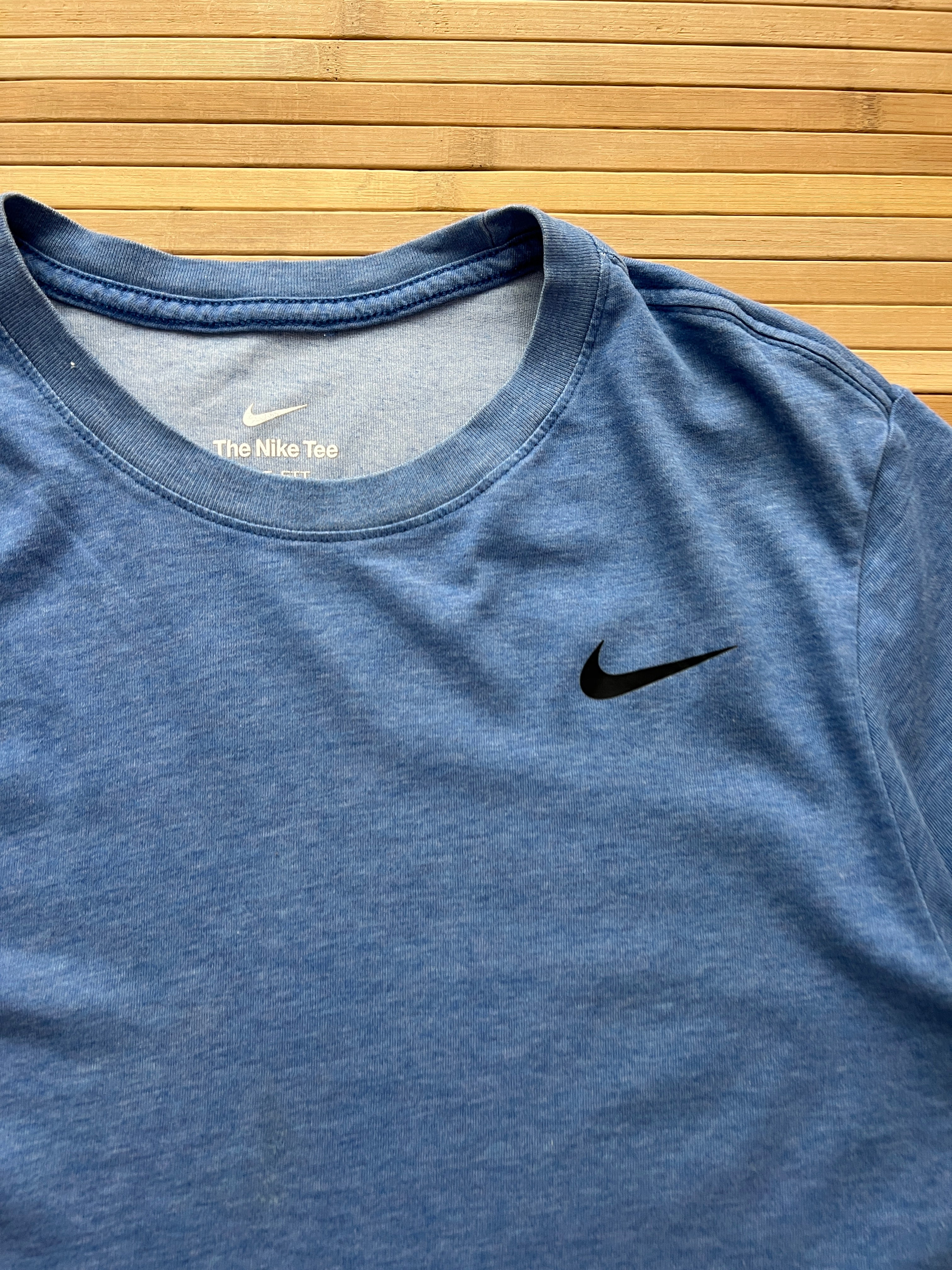 Nike Tee (L)