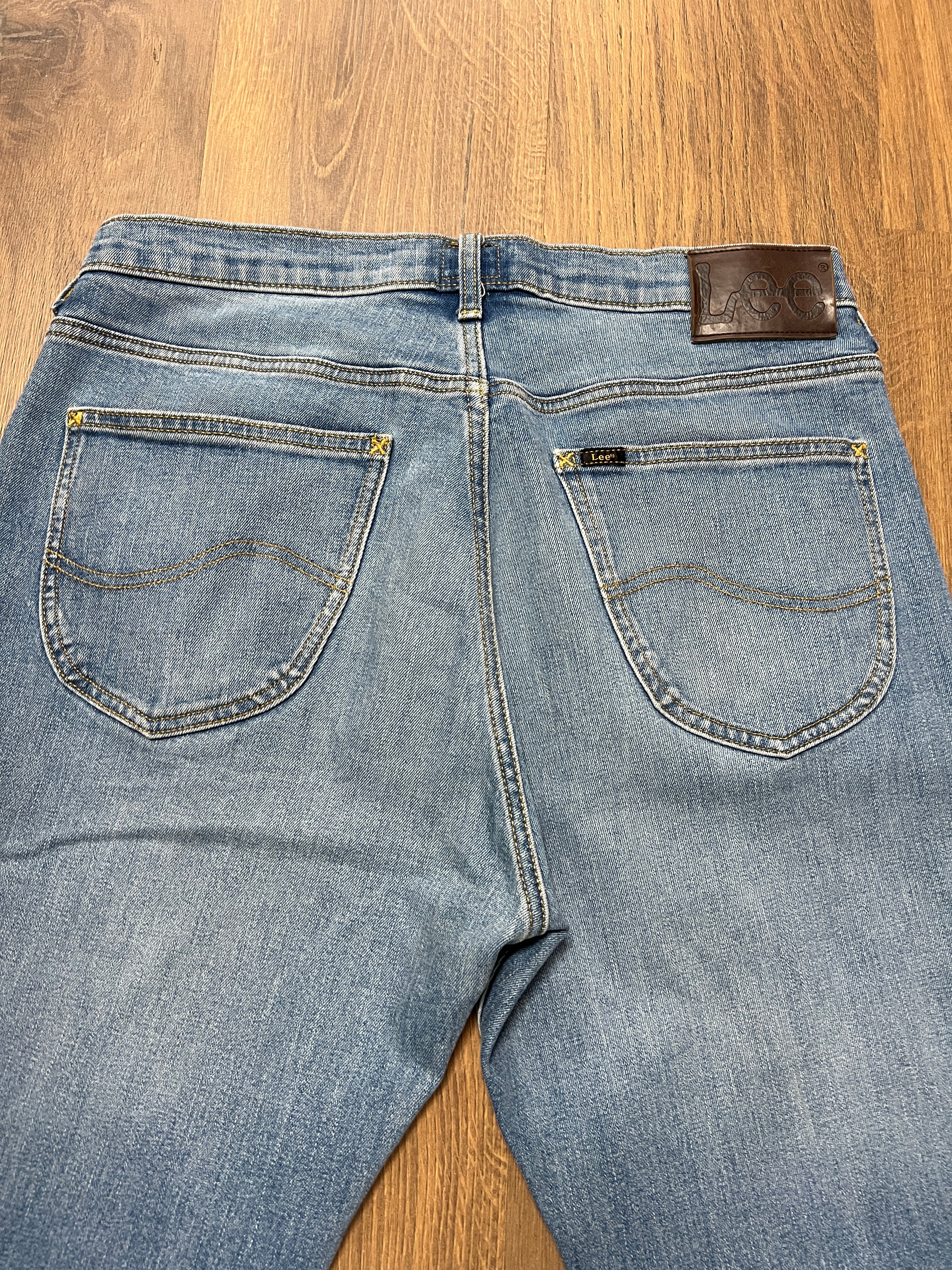 Lee baby blue jeans (32x32)