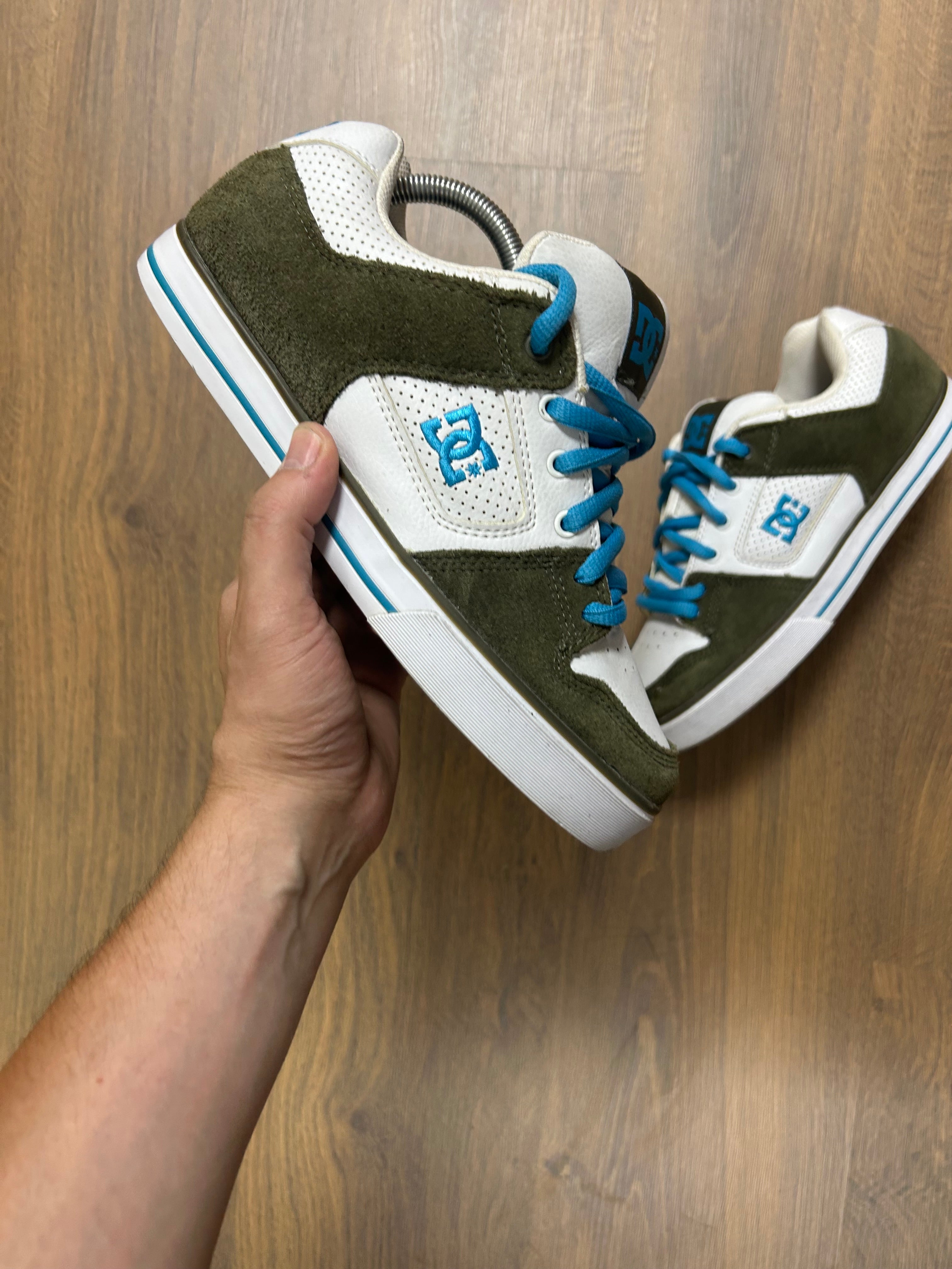 DC Skate Shoes (40)