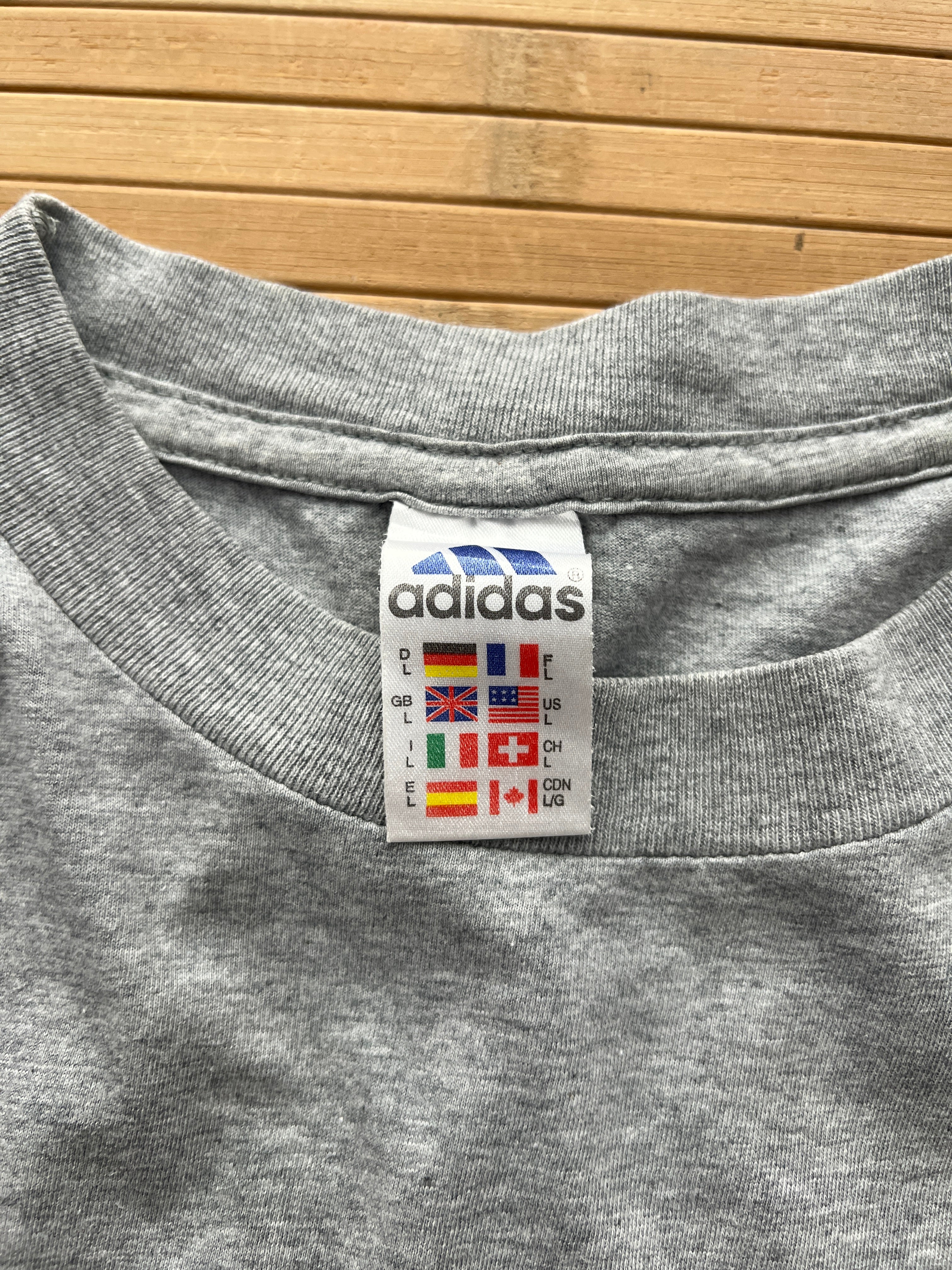 Adidas 90s All Shoes back then Tshirt (L)
