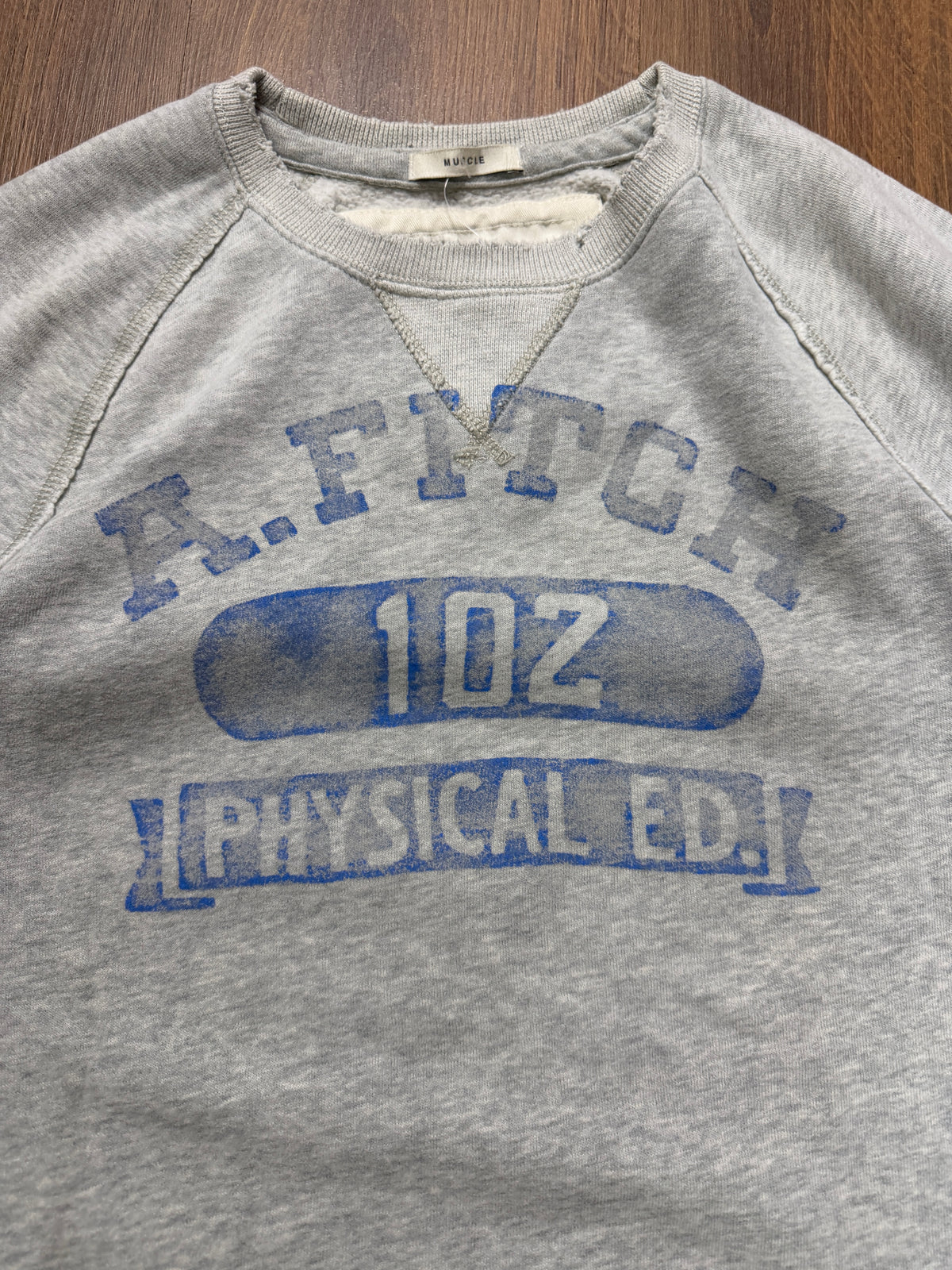 Abercrombie and fitch distresed sweater(M)