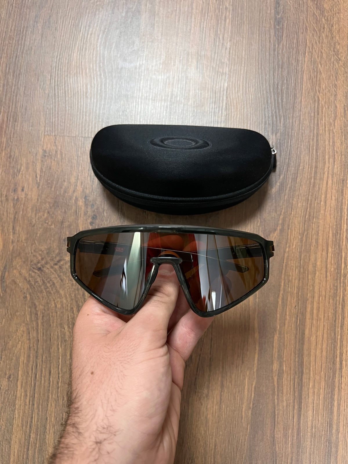 Okaley Latch Pannel Glasses