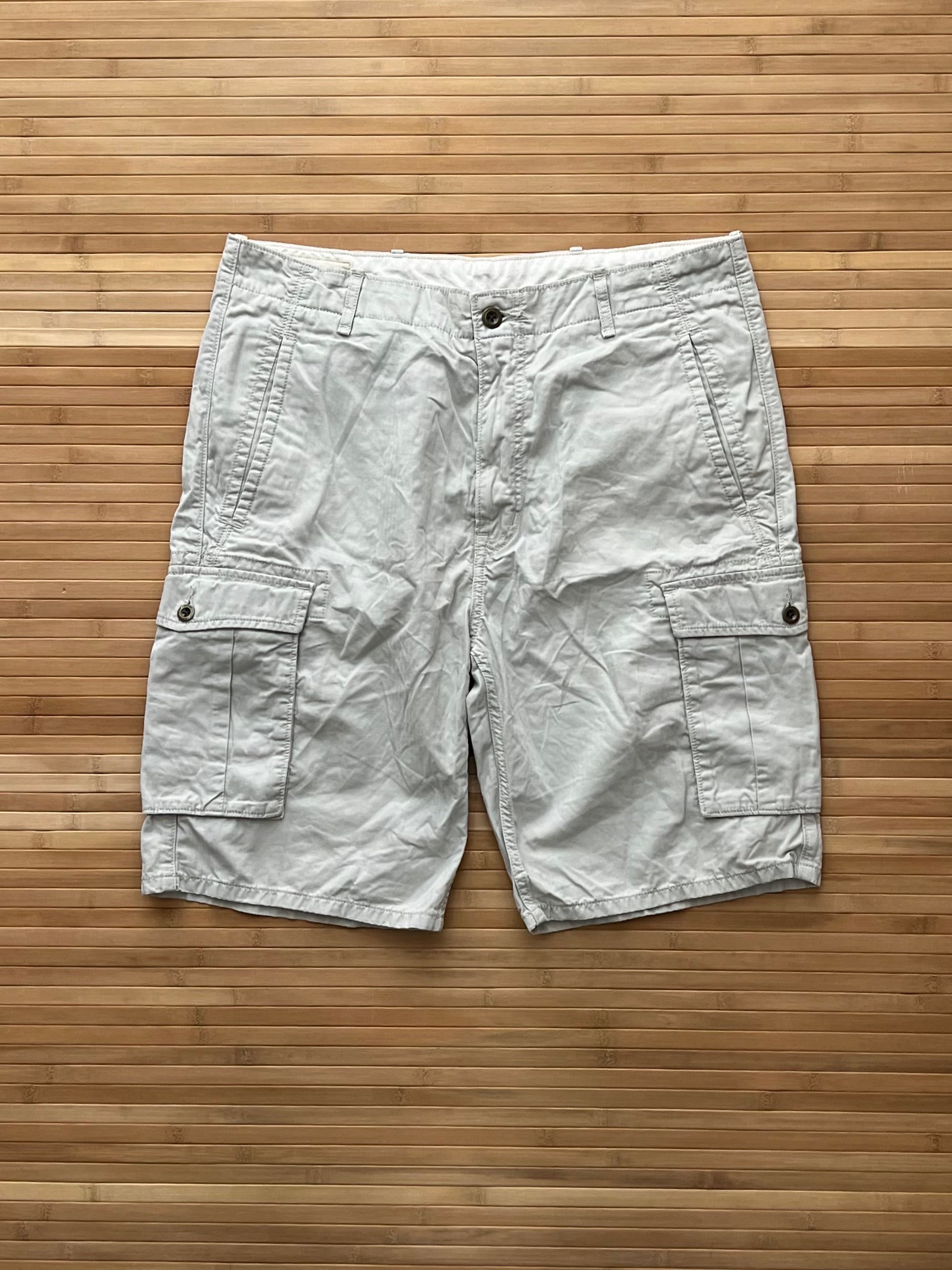 Levis Cargo Shorts (36)