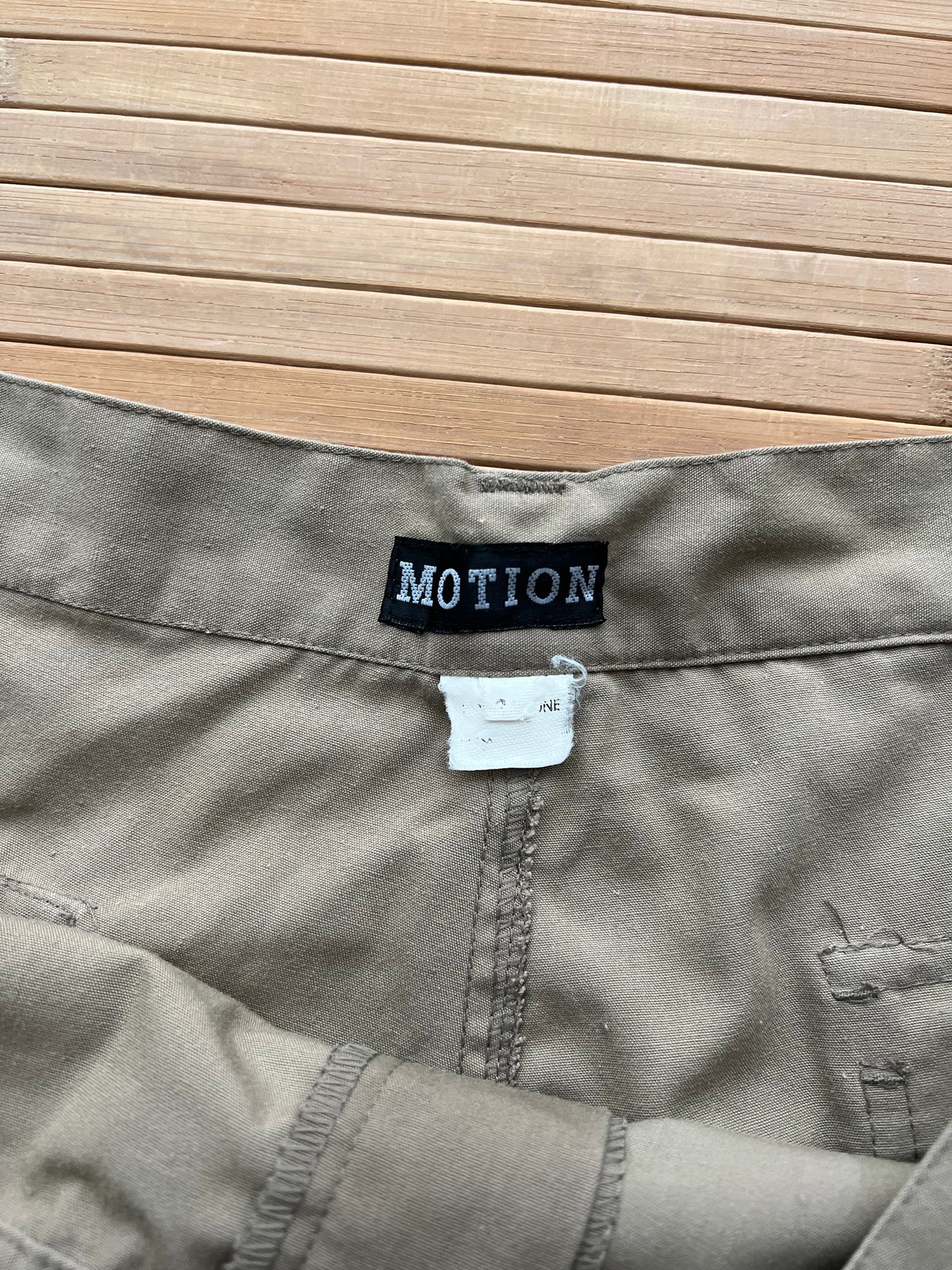 Motion Cargo Shorts (40)
