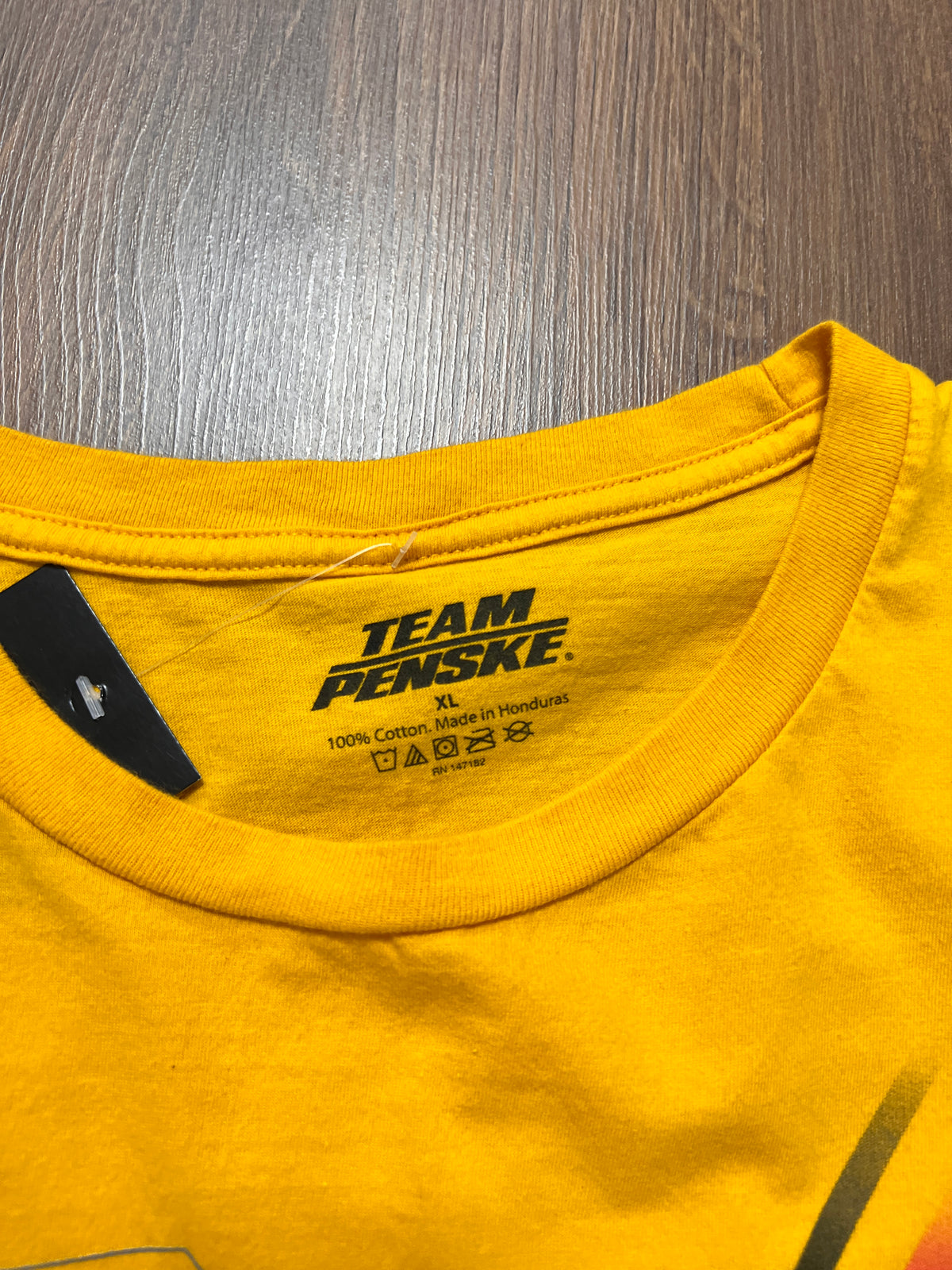 Joey Logano Nascar Tshirt(L)