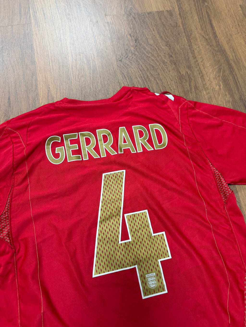 Gerrard 2004/06 England Away Jersey (M)
