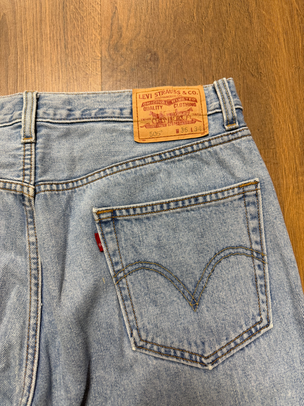 Levis 505 Regular Fit Jeans (34x33)