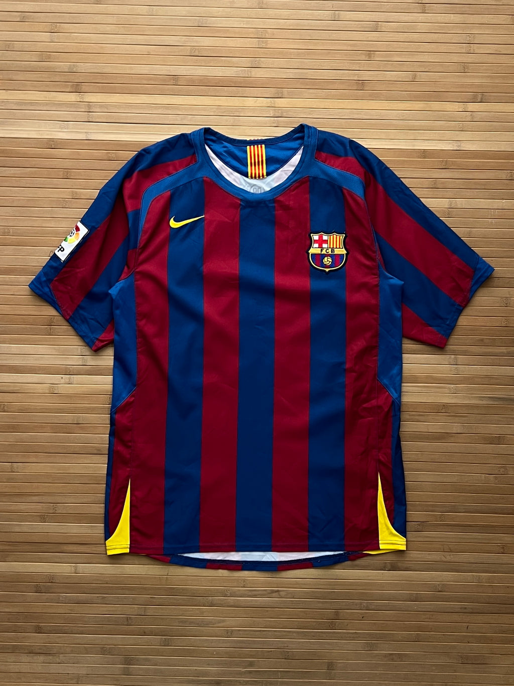 Barcelona 2005-2006 Home Jersey (M)